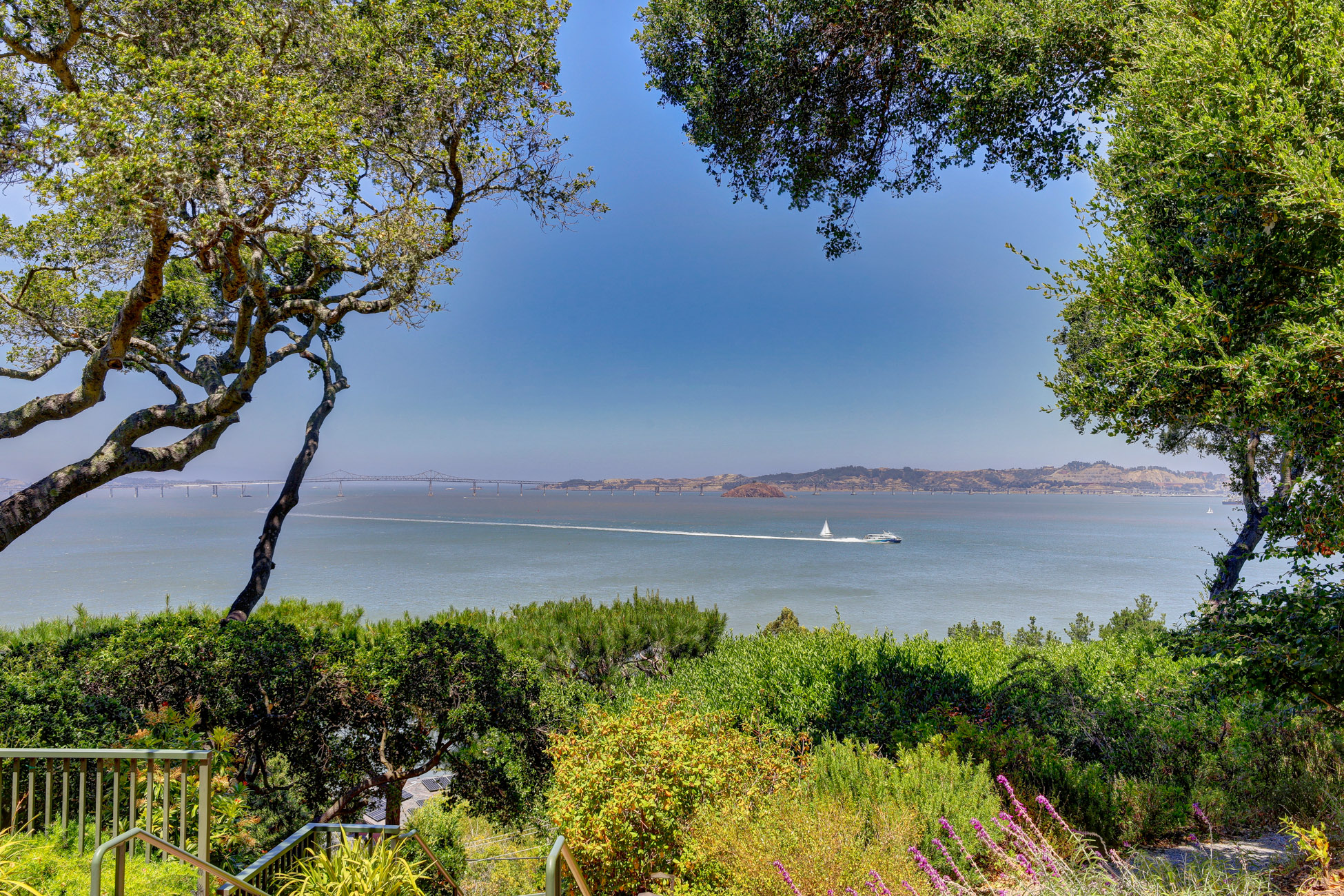 PARADISE RETREAT – image 80