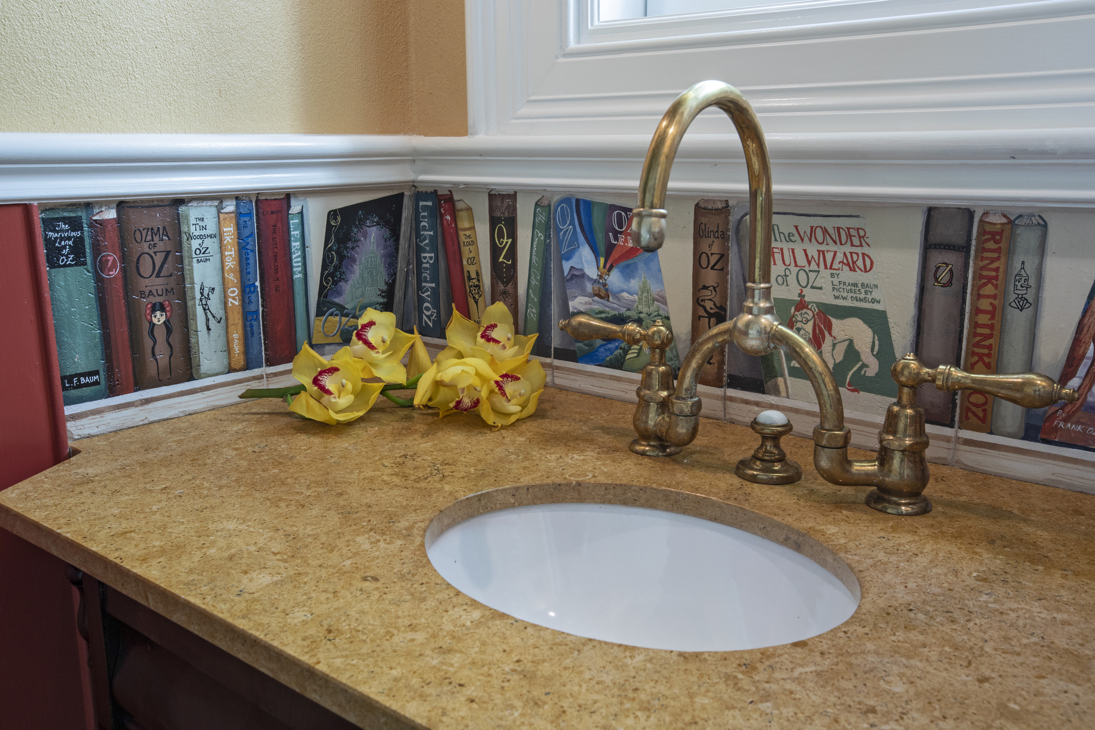 Waterfront Estate – image 34
