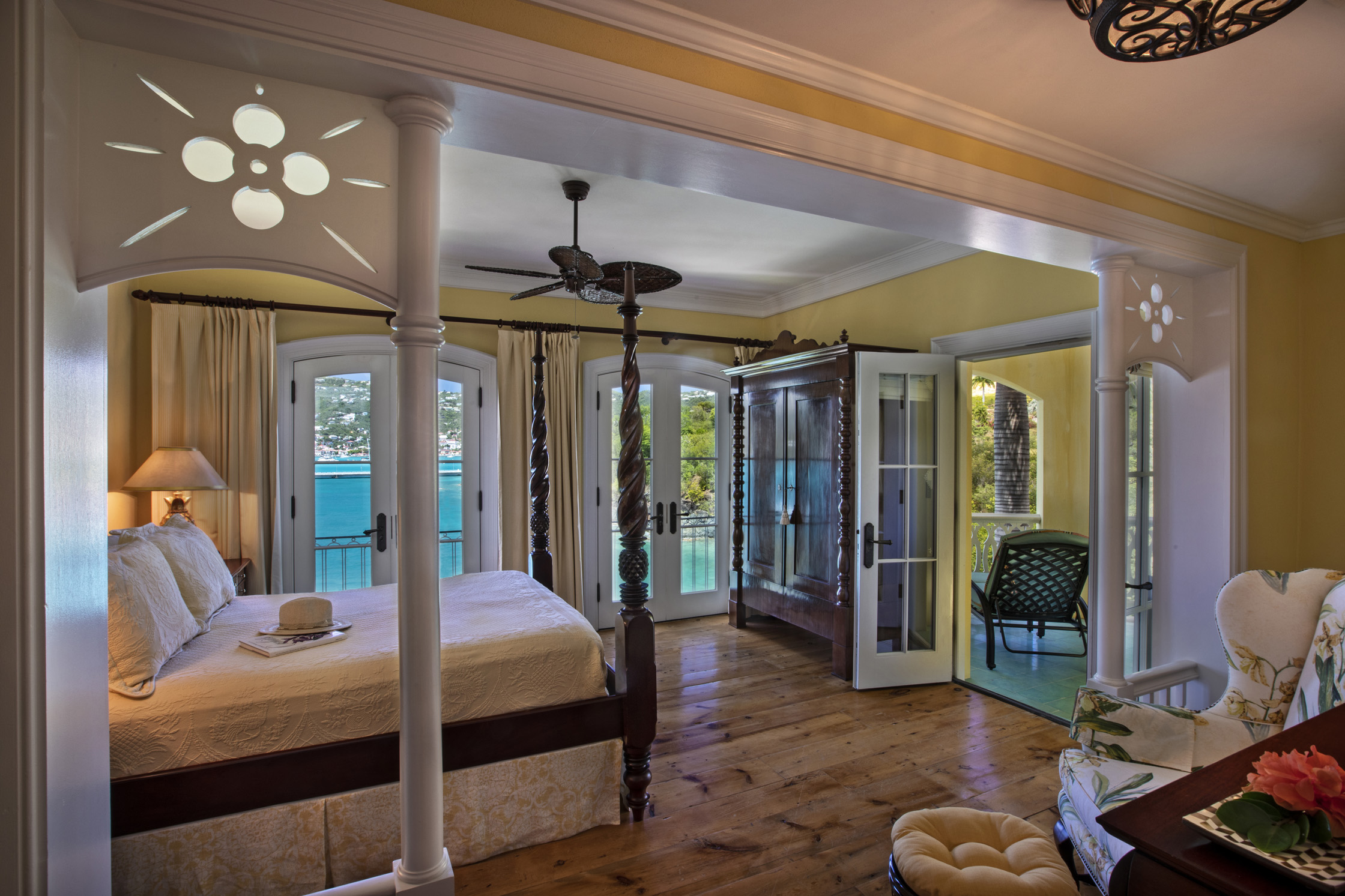 Waterfront Estate – image 31