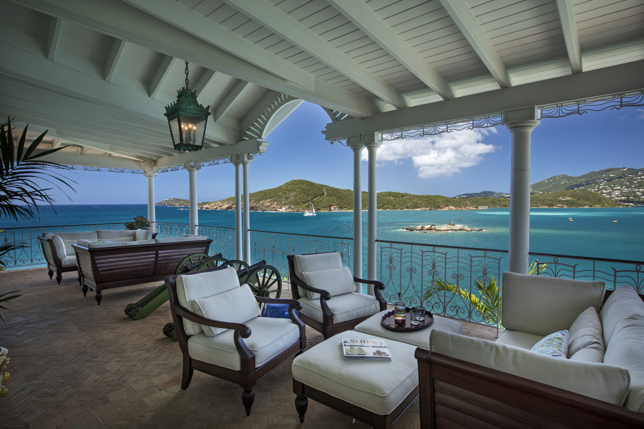Waterfront Estate – image 8