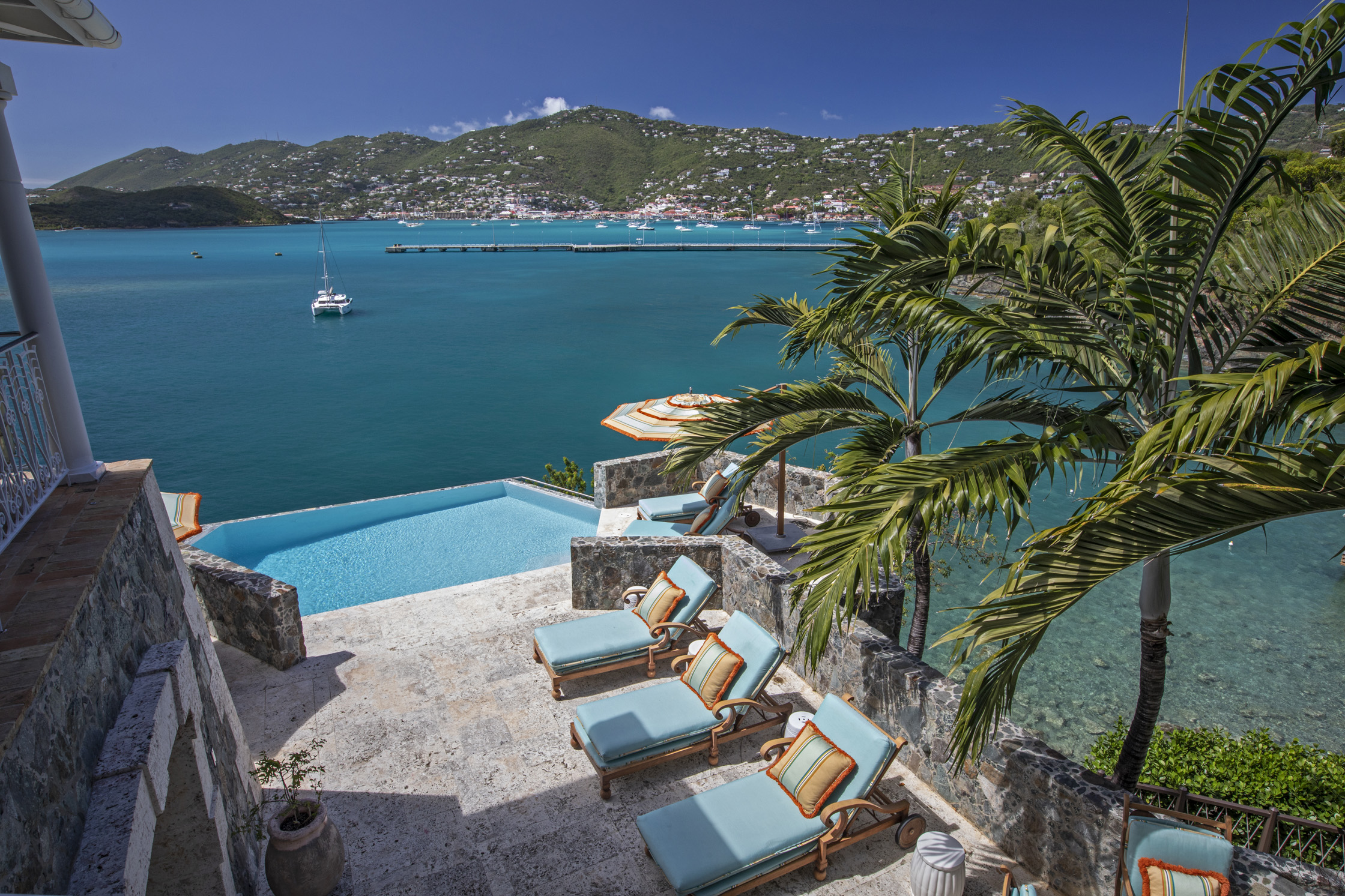Waterfront Estate – image 5
