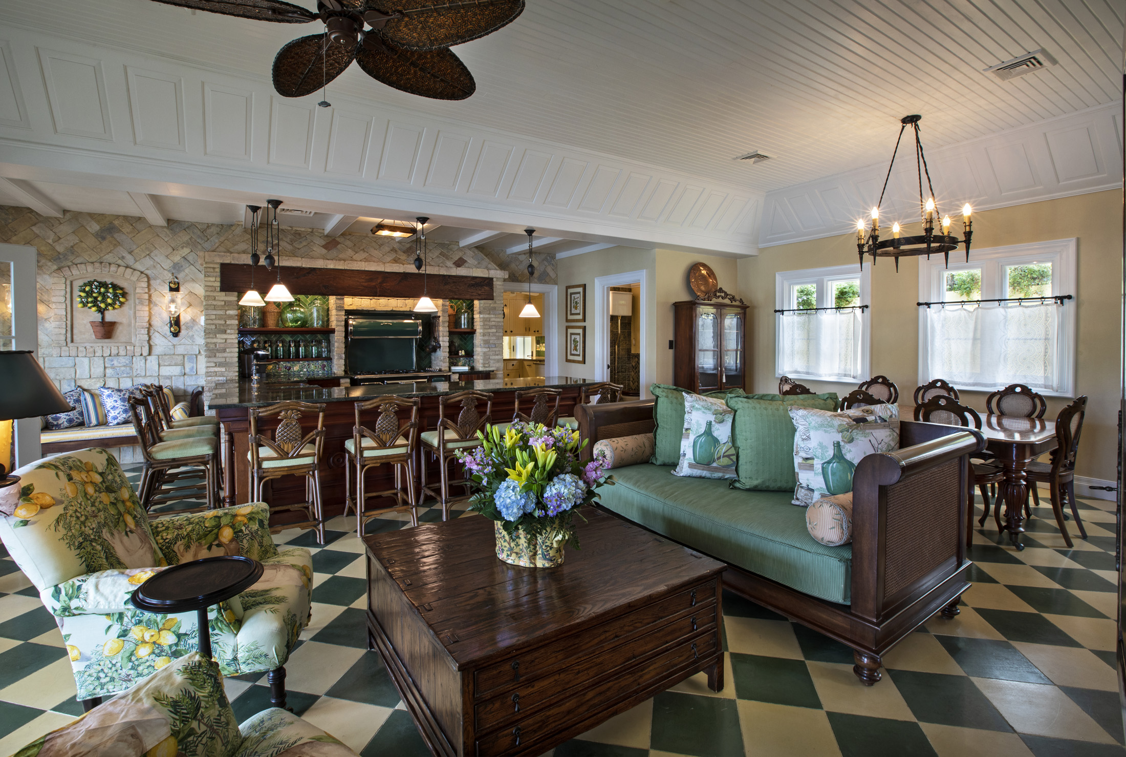 Waterfront Estate – image 21