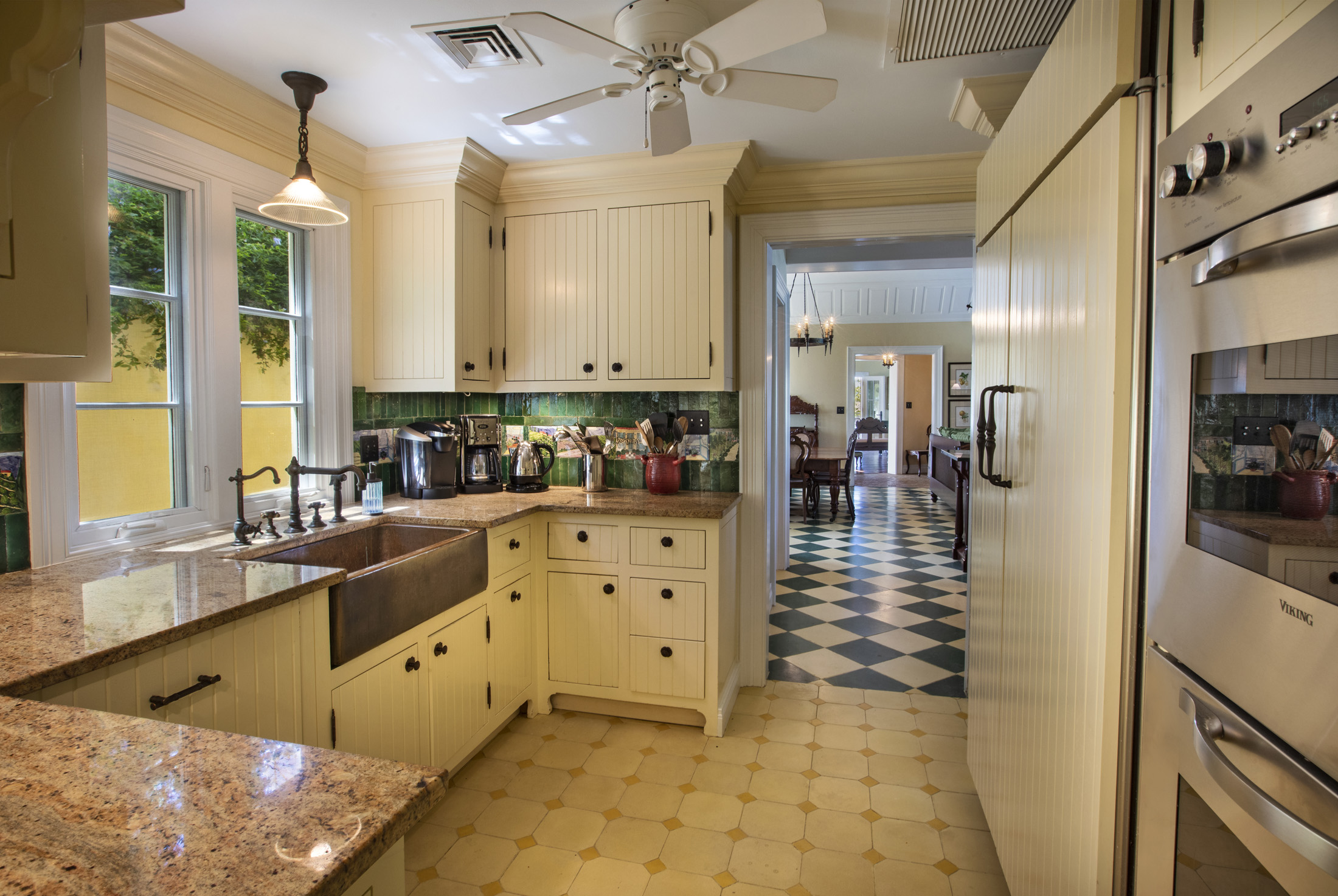 Waterfront Estate – image 23