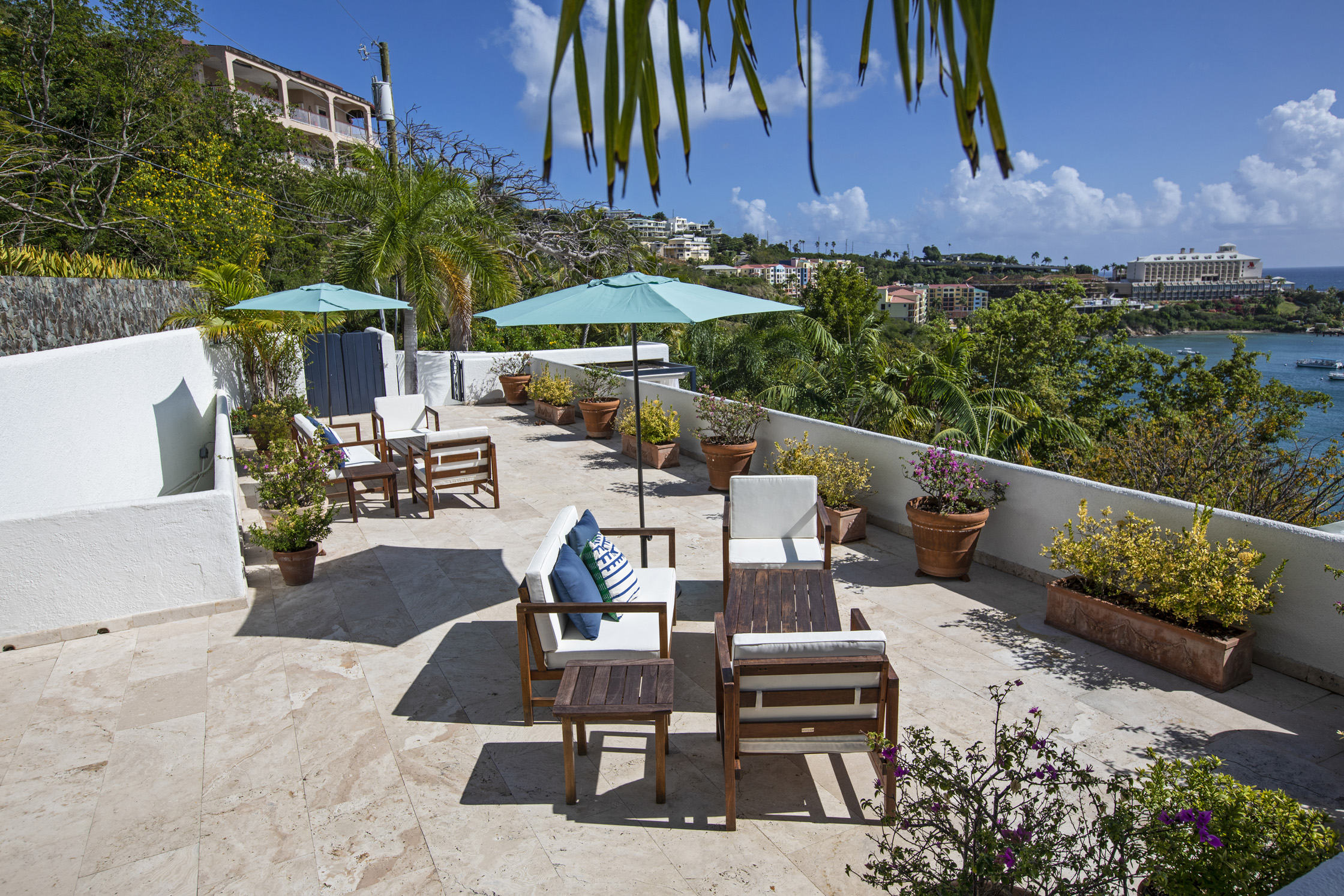Waterfront Estate – image 52