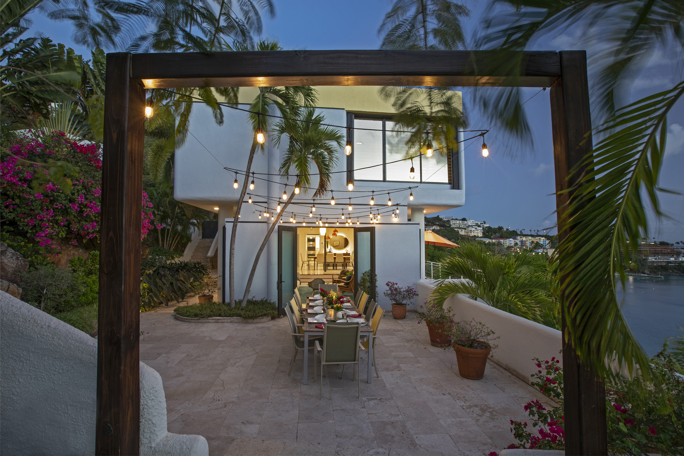 Waterfront Estate – image 41