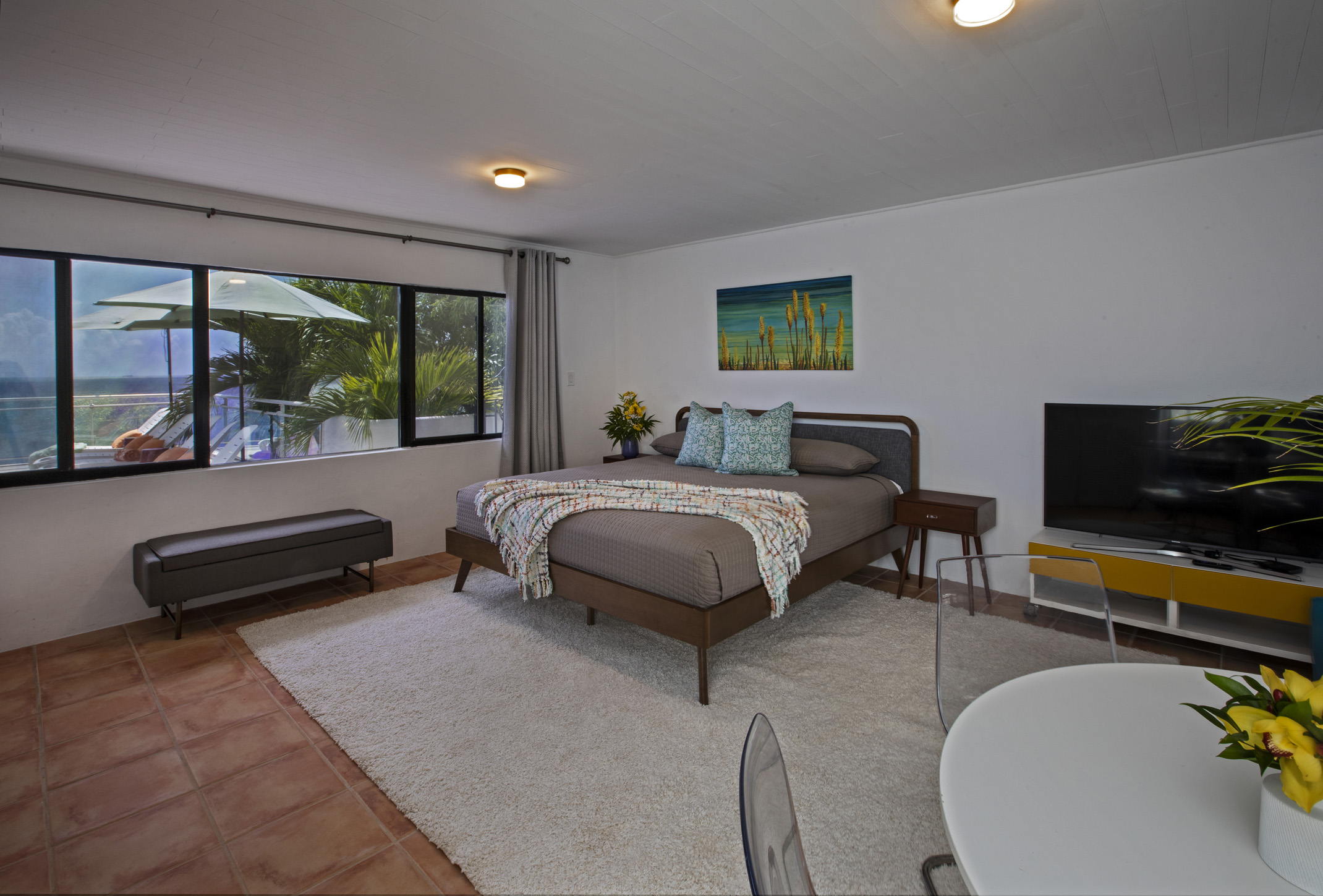Waterfront Estate – image 57
