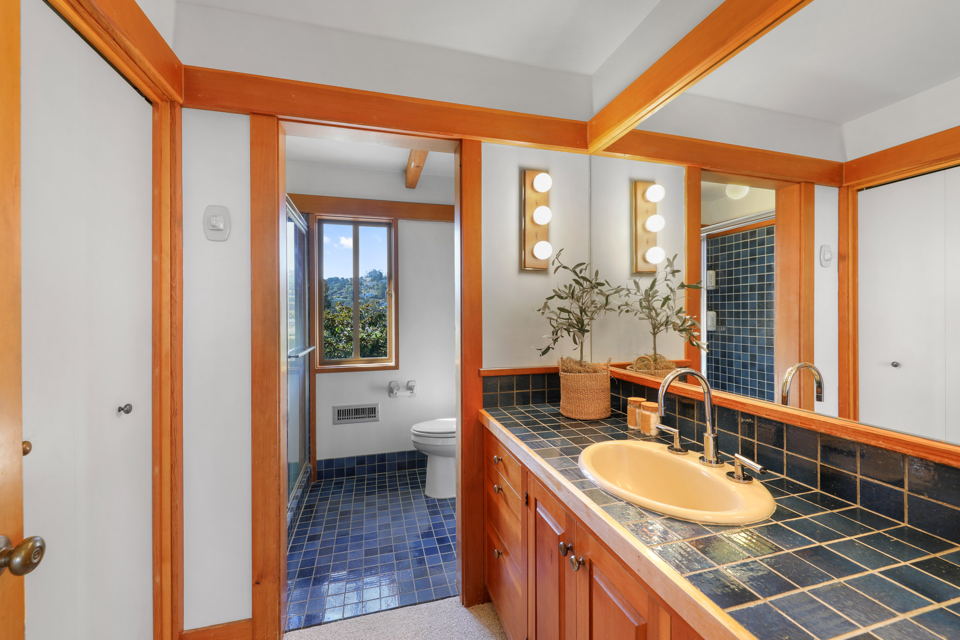 Waterfront Living – image 25