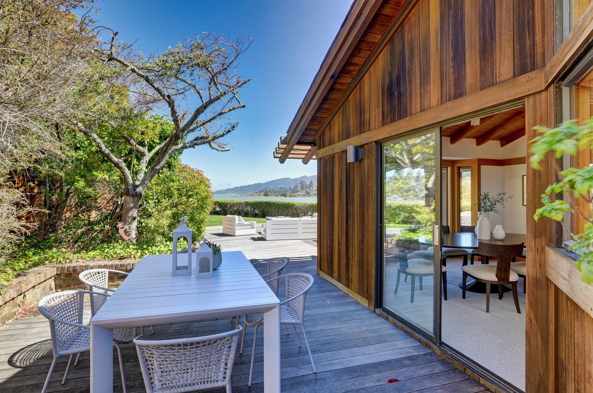Waterfront Living – image 26