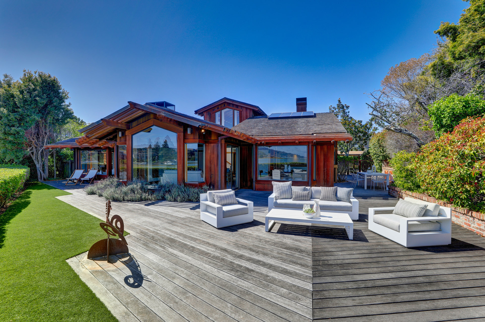 Waterfront Living – image 28