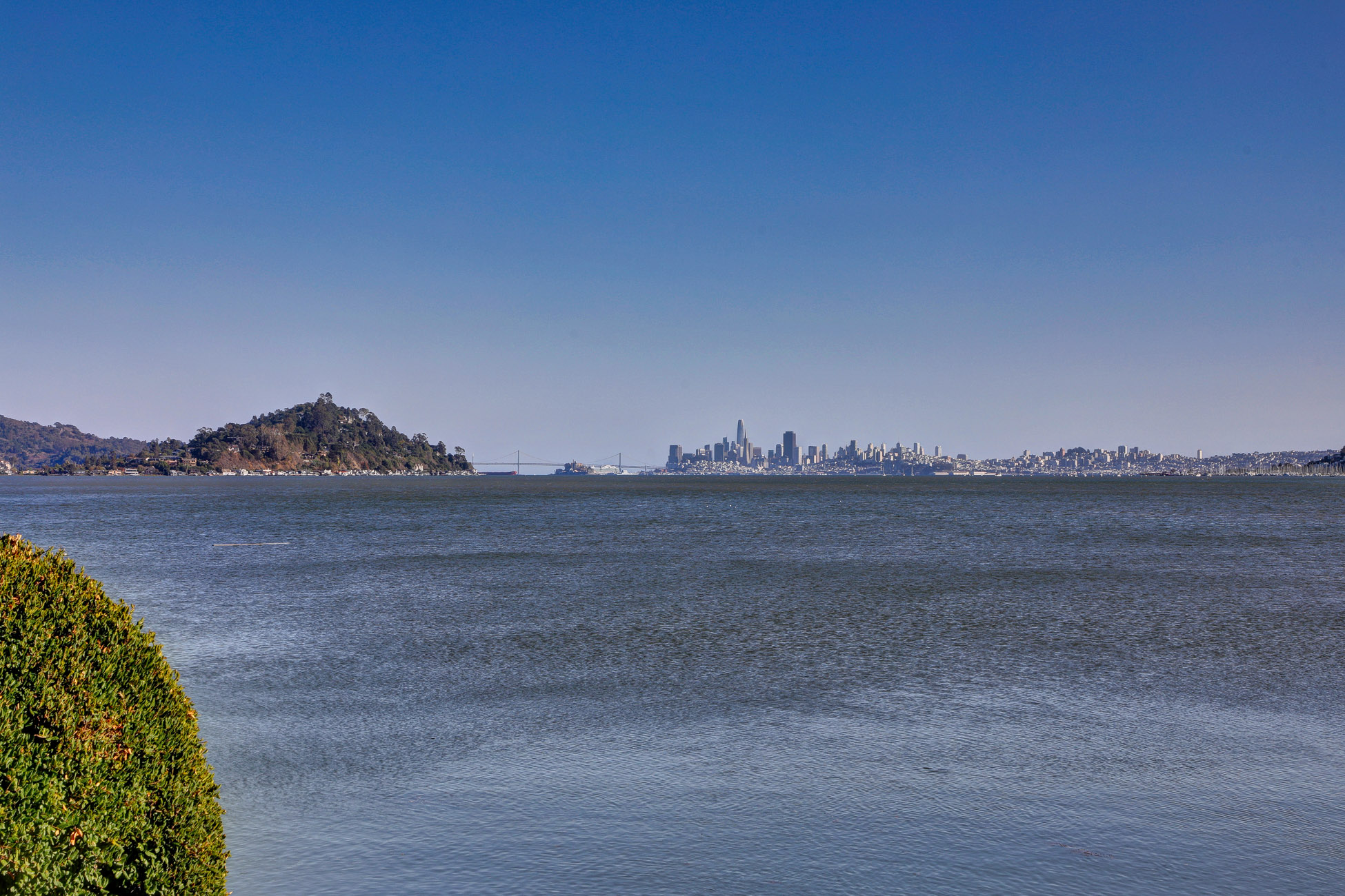 Waterfront Living – image 30
