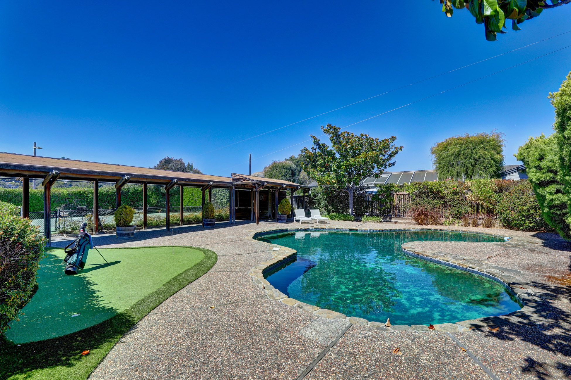 Waterfront Living – image 4