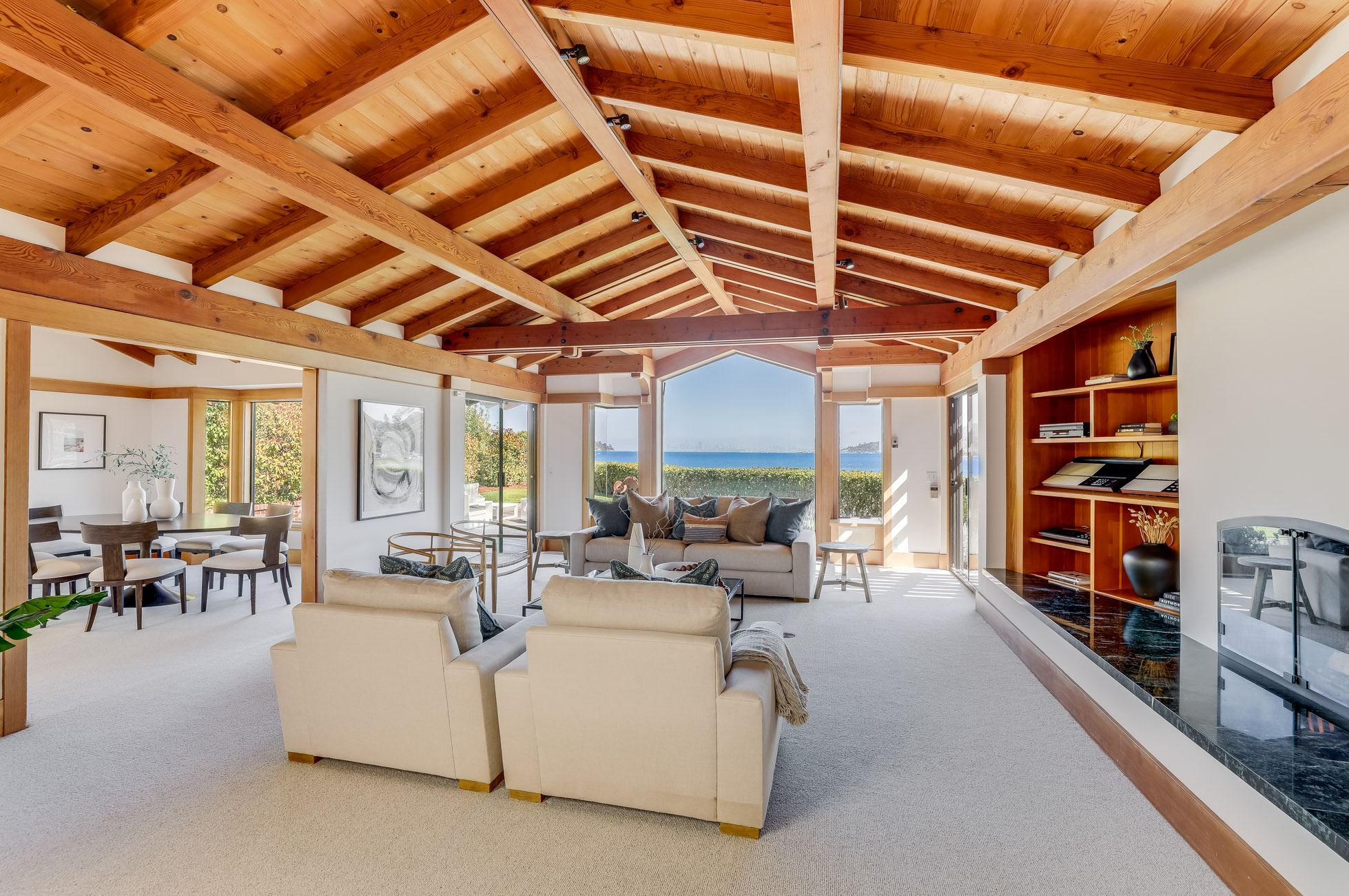 Waterfront Living – image 9