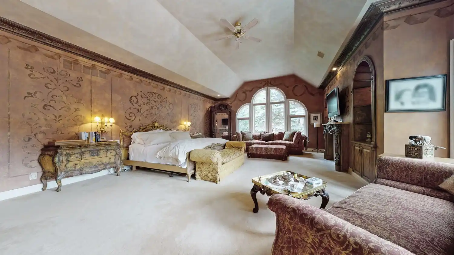 An Estate Home Like No Other – image 15