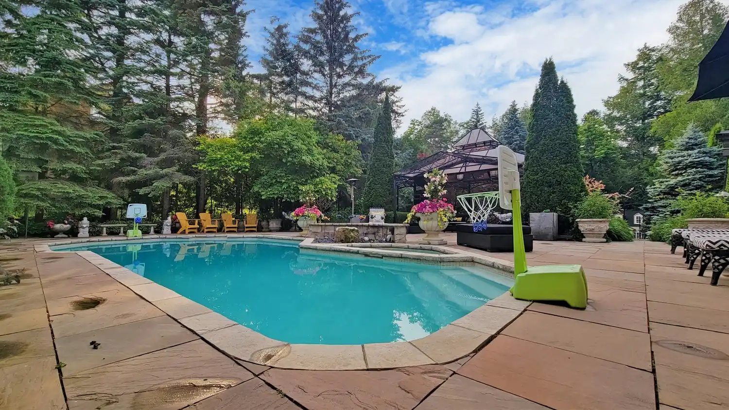 An Estate Home Like No Other – image 19