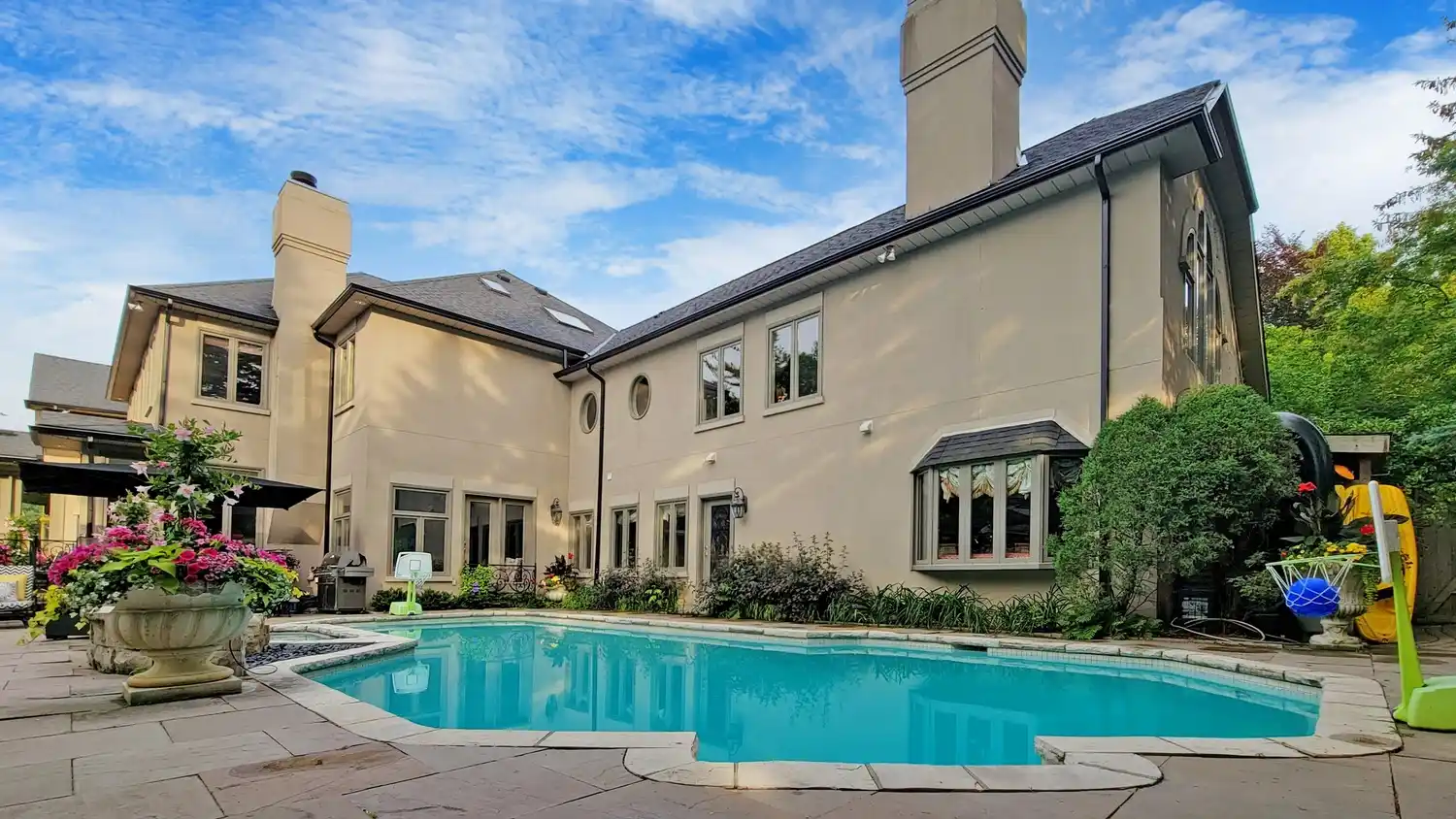 An Estate Home Like No Other – image 20