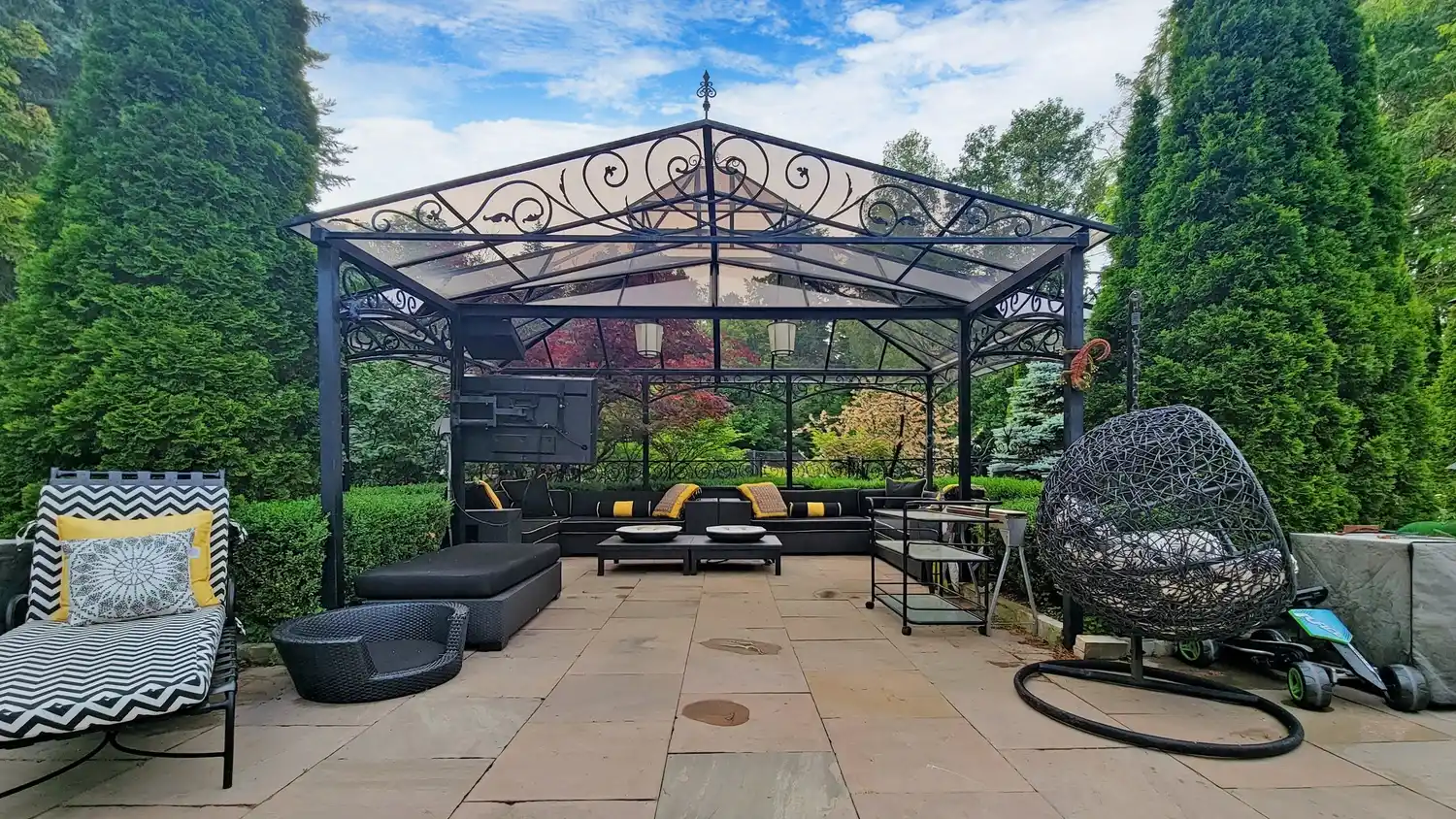 An Estate Home Like No Other – image 22