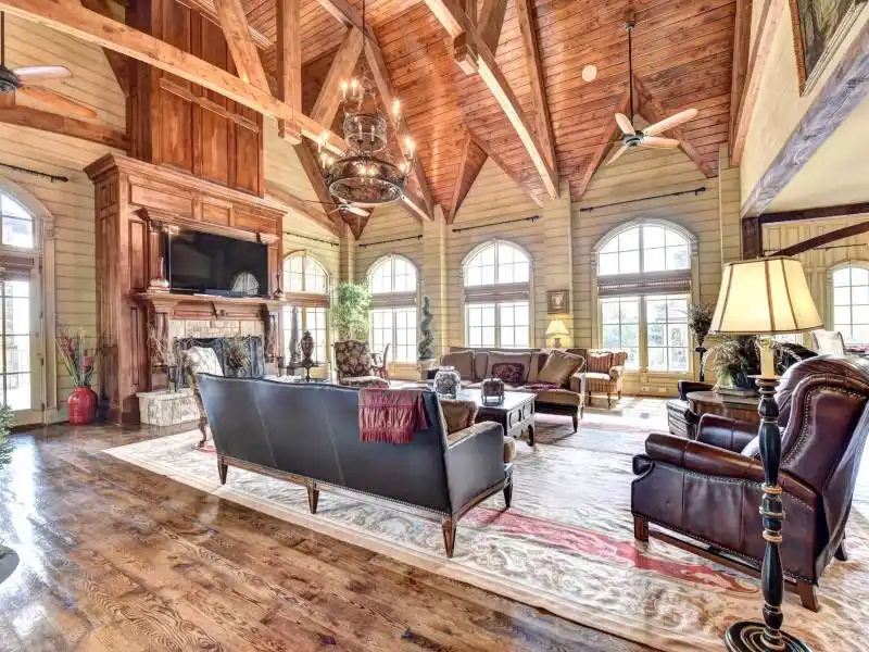 AUCTION - Georgia's Premier Luxury Estate/Event Venue on 50± Acres – image 14