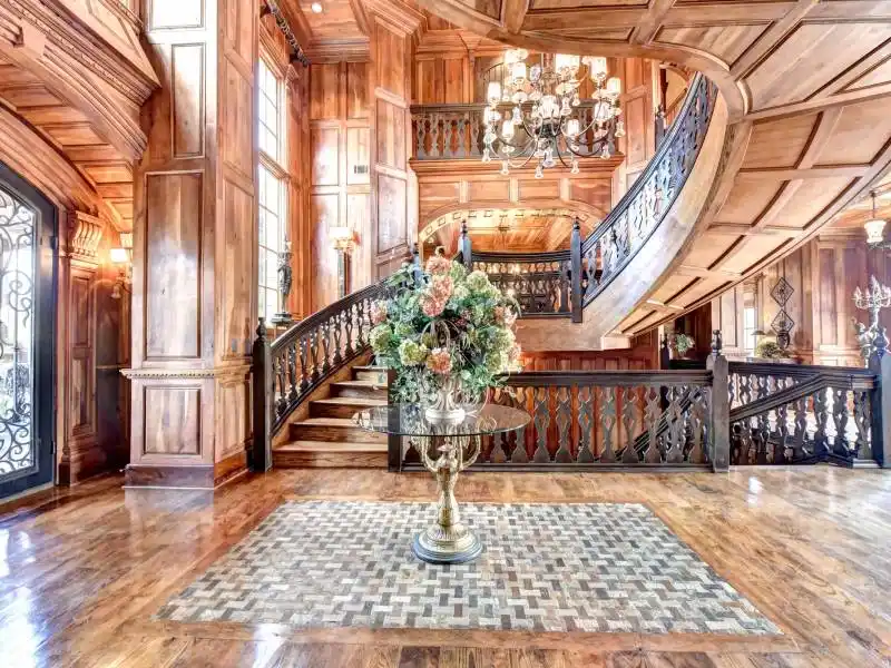 AUCTION - Georgia's Premier Luxury Estate/Event Venue on 50± Acres – image 3