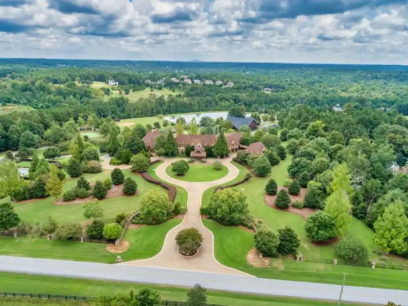 AUCTION - Georgia's Premier Luxury Estate/Event Venue on 50± Acres – image 8