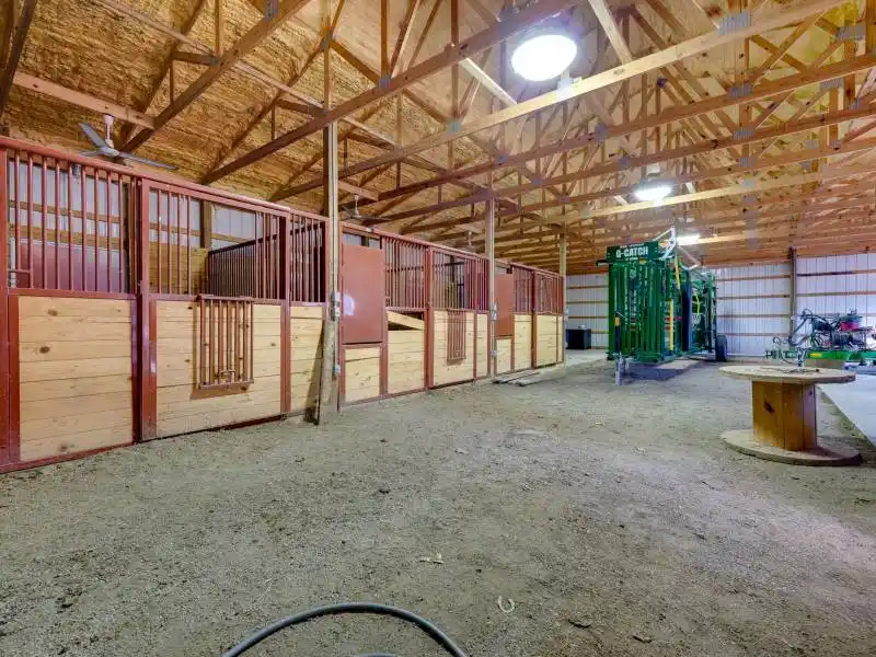AUCTION - Luxury Hilltop Home on 120± Acres with Lake Views – image 23