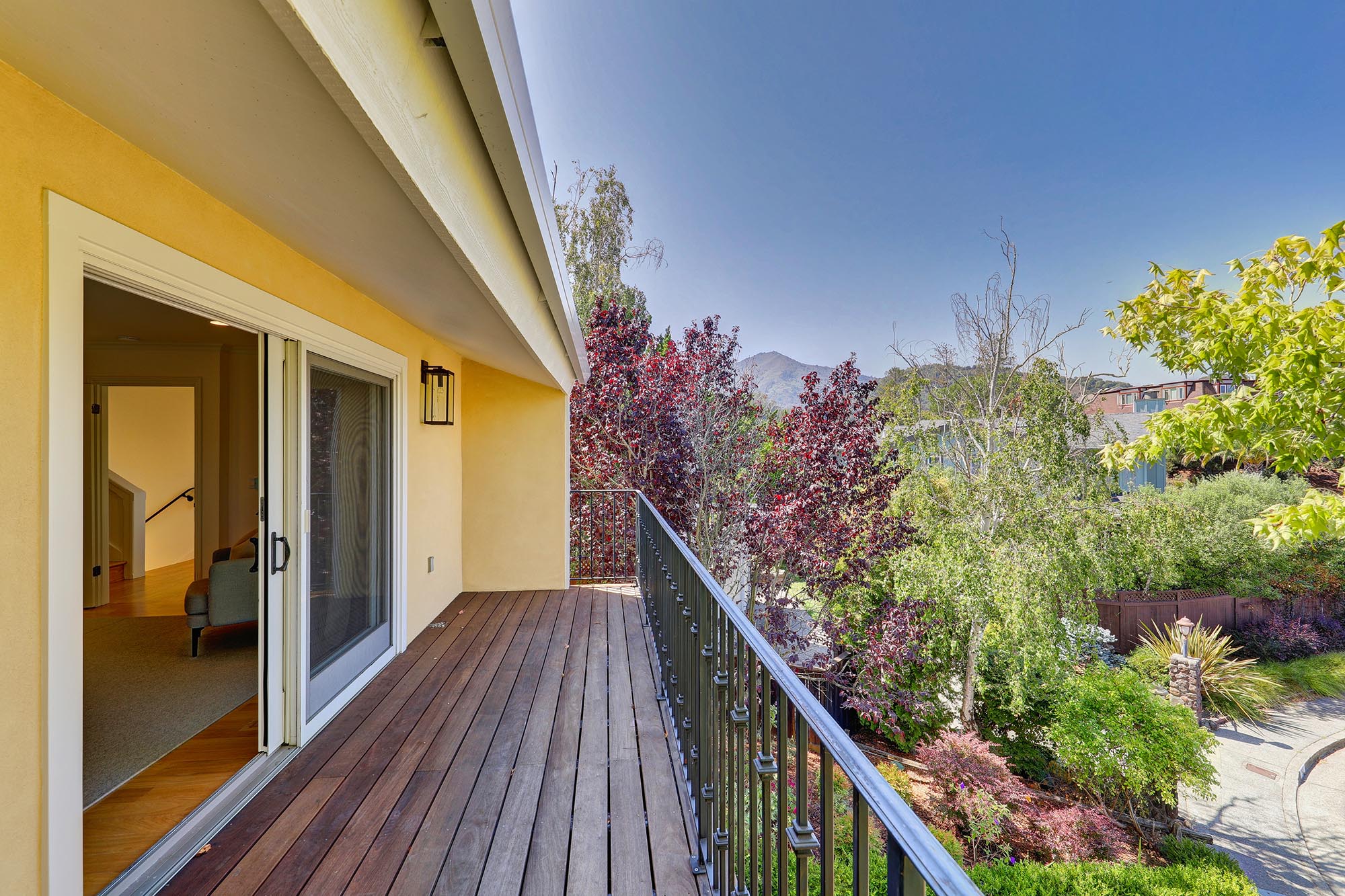 RENOVATED AND INVITING – image 13