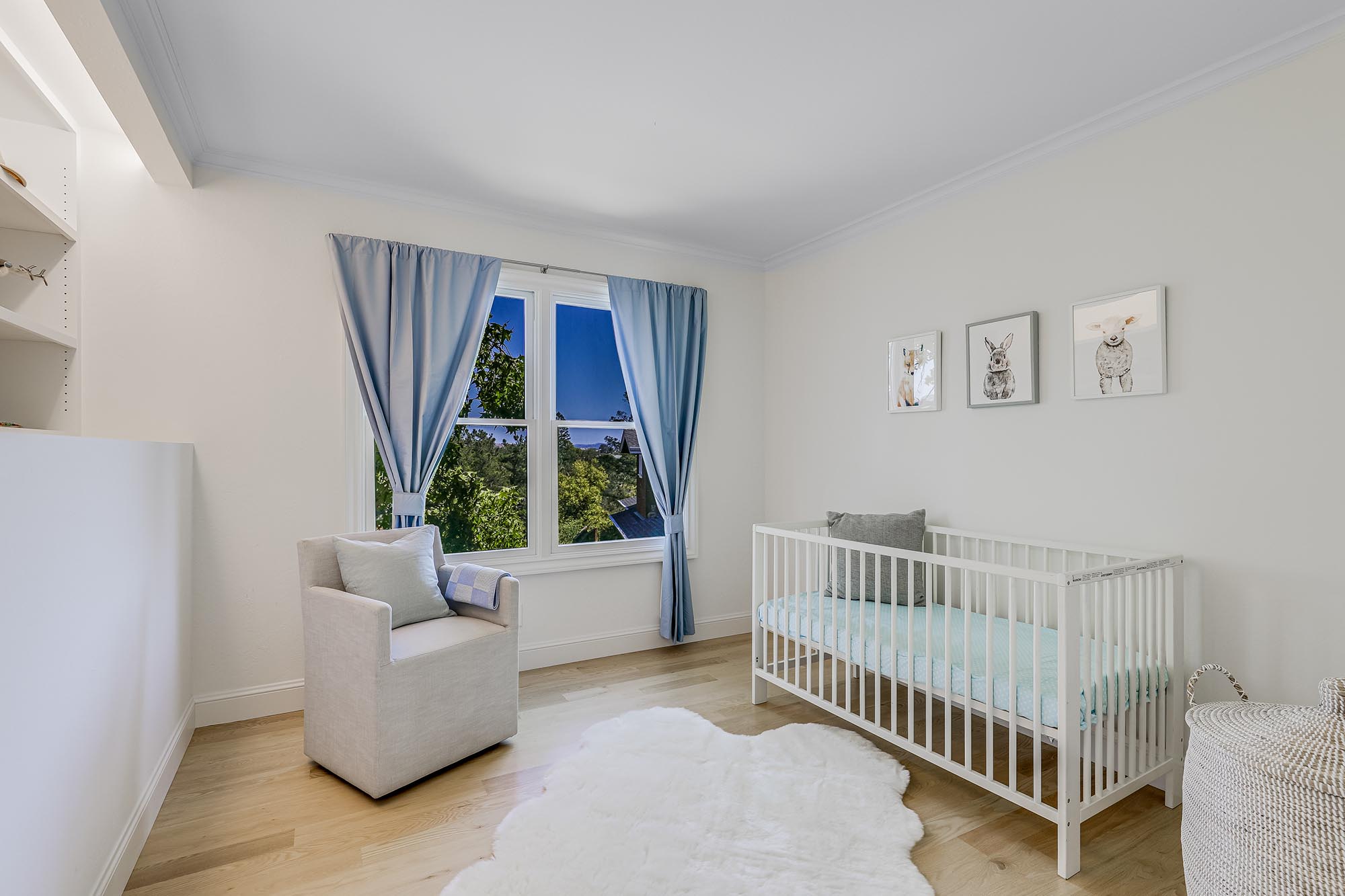 RENOVATED AND INVITING – image 16