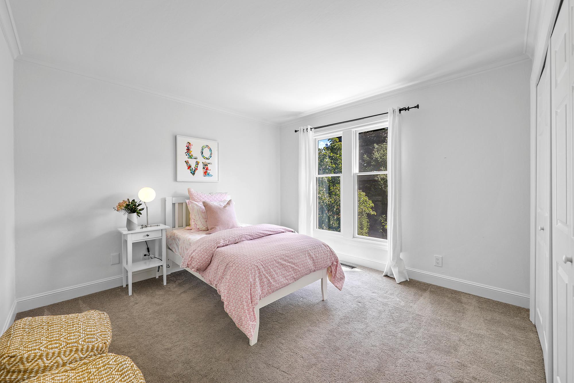 RENOVATED AND INVITING – image 17
