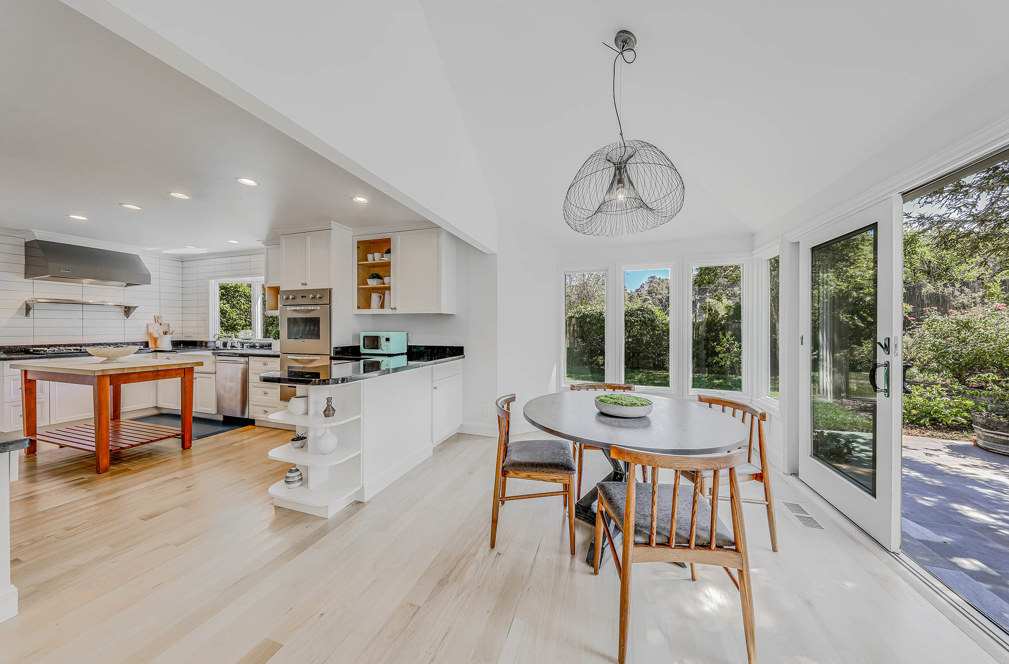 RENOVATED AND INVITING – image 6