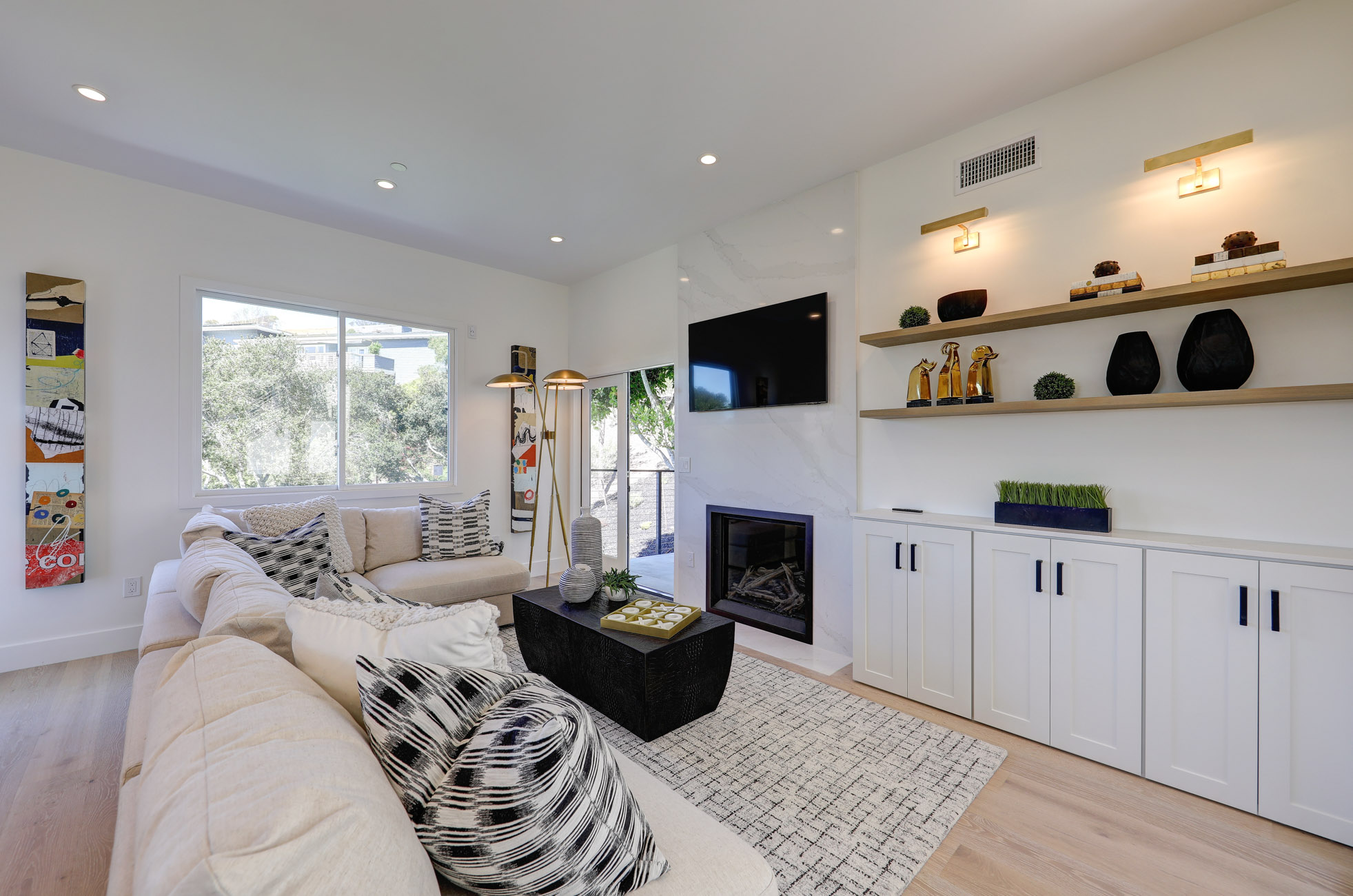 EXTRAORDINARY RENOVATION – image 13