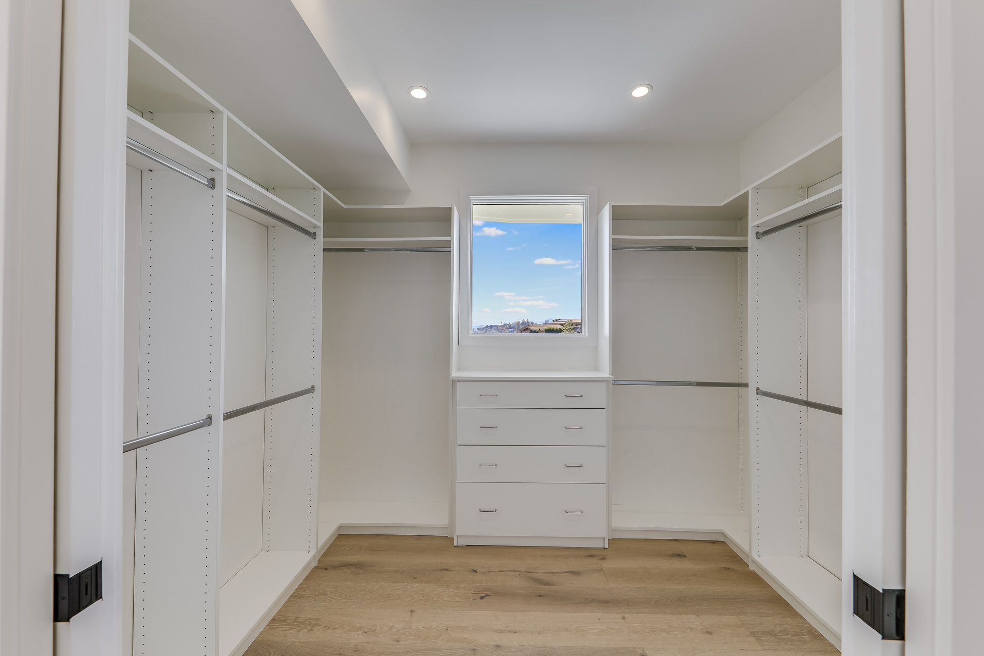 EXTRAORDINARY RENOVATION – image 18