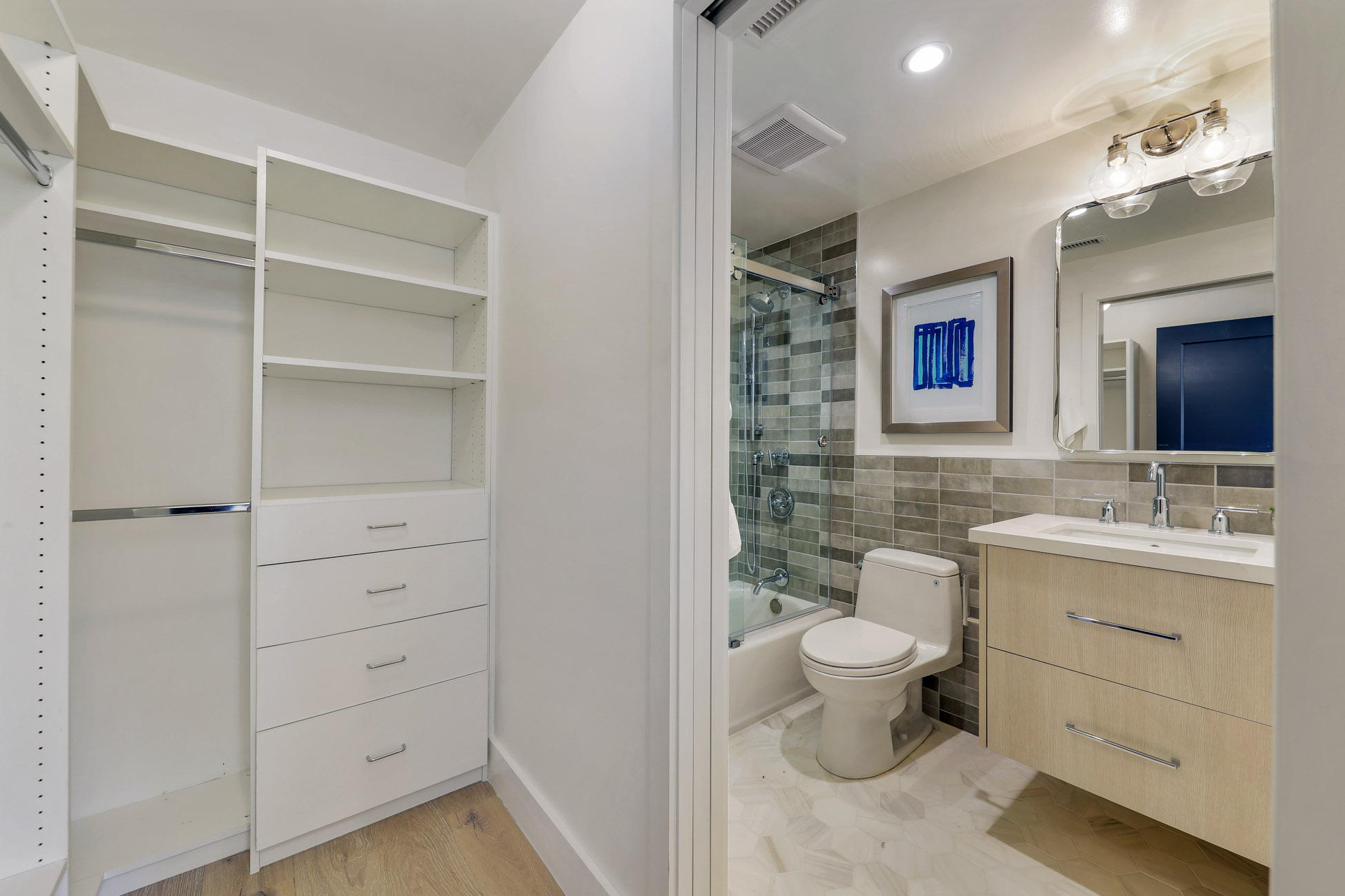 EXTRAORDINARY RENOVATION – image 24