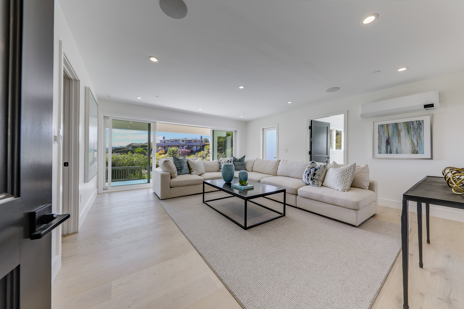 EXTRAORDINARY RENOVATION – image 26