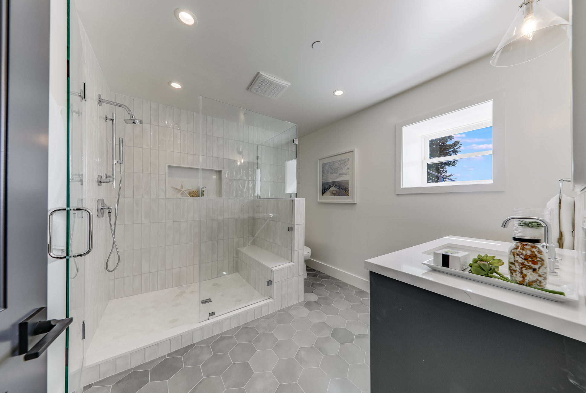 EXTRAORDINARY RENOVATION – image 28