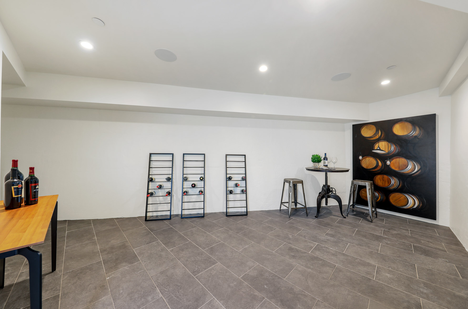 EXTRAORDINARY RENOVATION – image 29