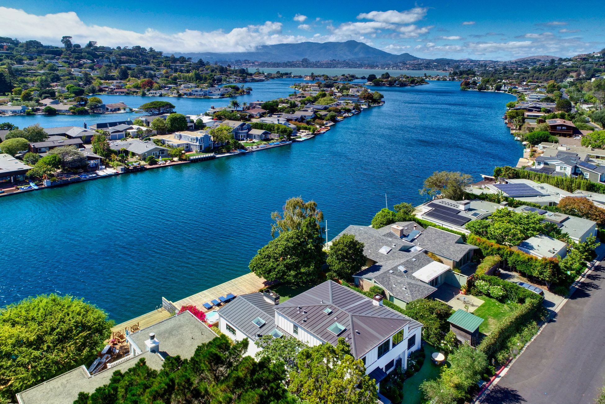 EXCEPTIONAL LUXURY RESIDENCE – image 2