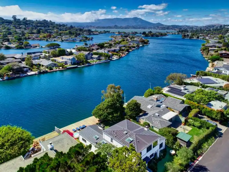 EXCEPTIONAL LUXURY RESIDENCE – image 2