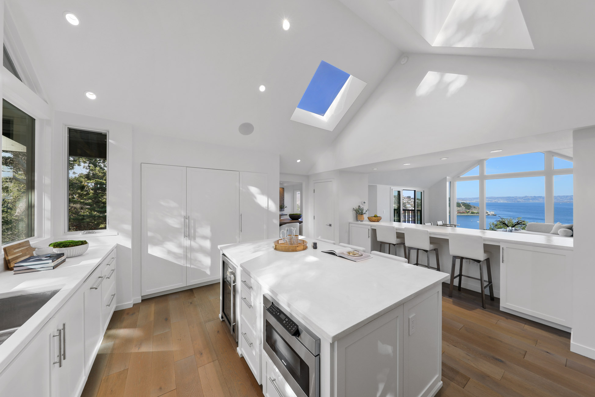 Private & Gated Contemporary Renovation – image 13