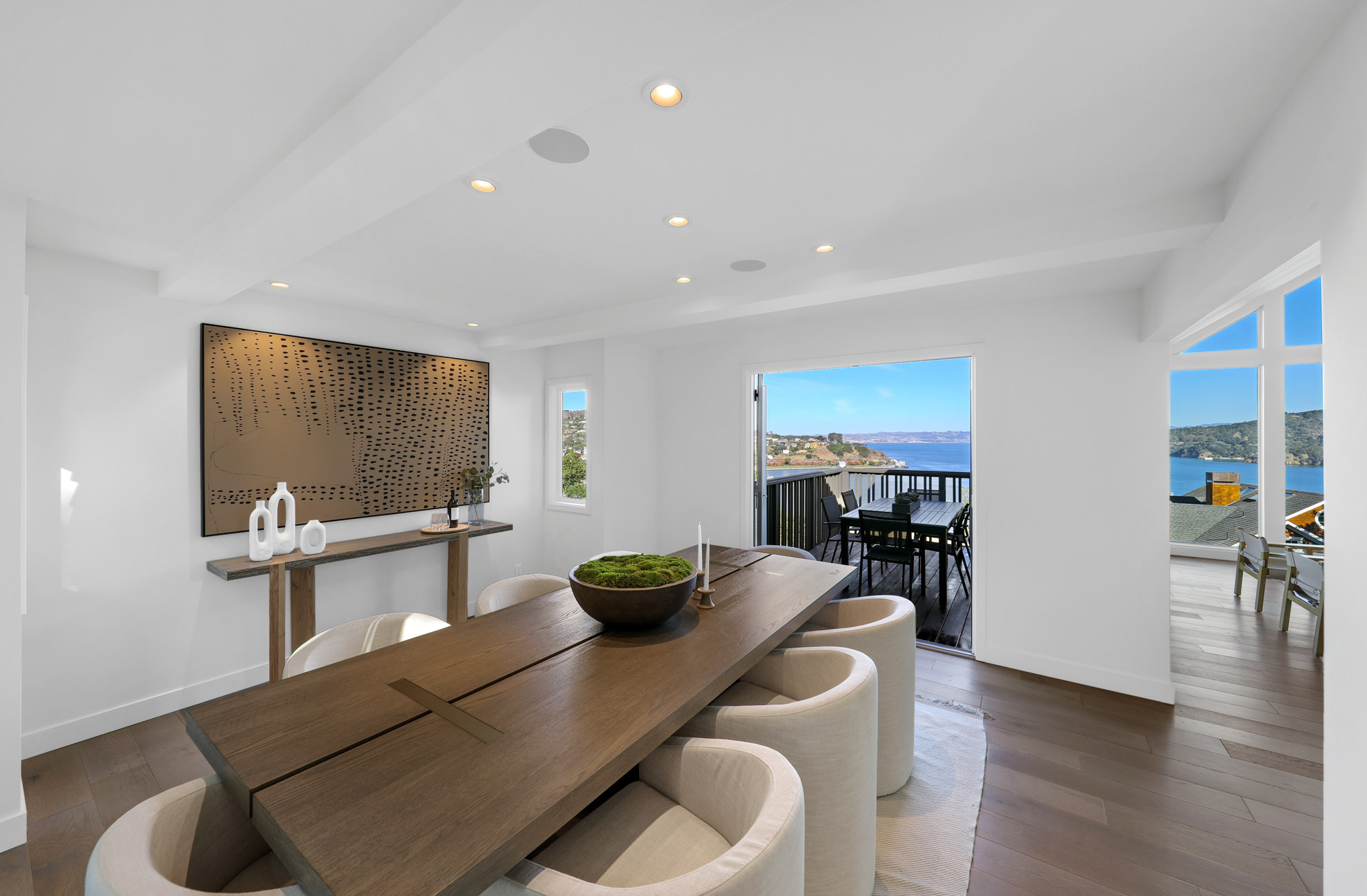 Private & Gated Contemporary Renovation – image 14