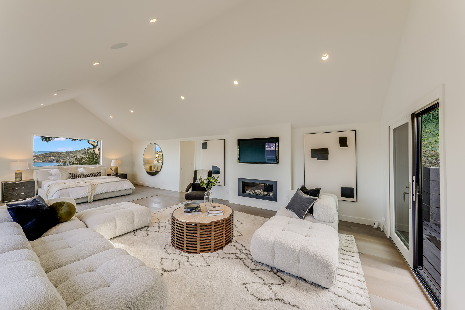 Private & Gated Contemporary Renovation – image 20