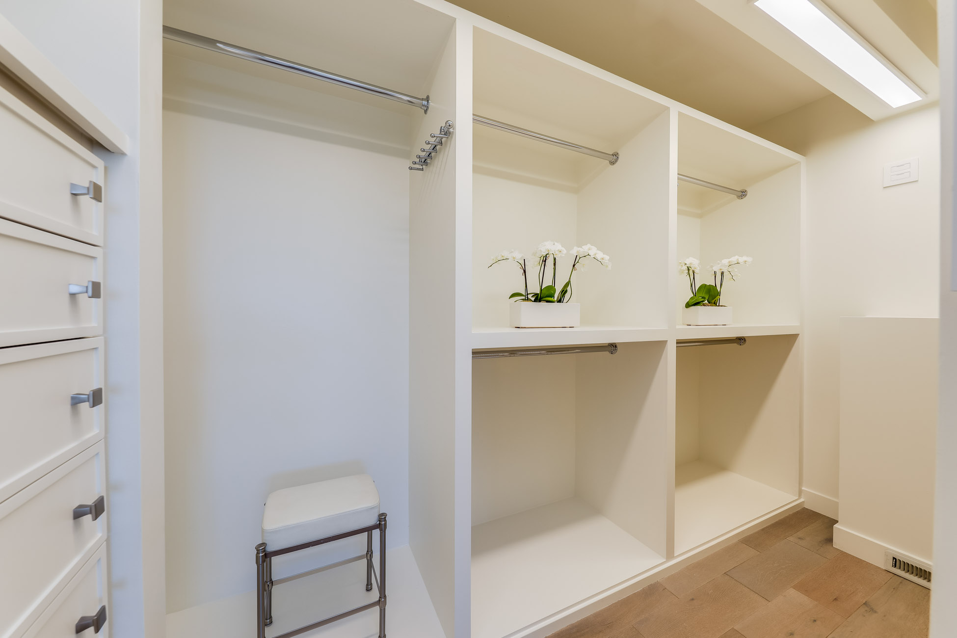 Private & Gated Contemporary Renovation – image 24