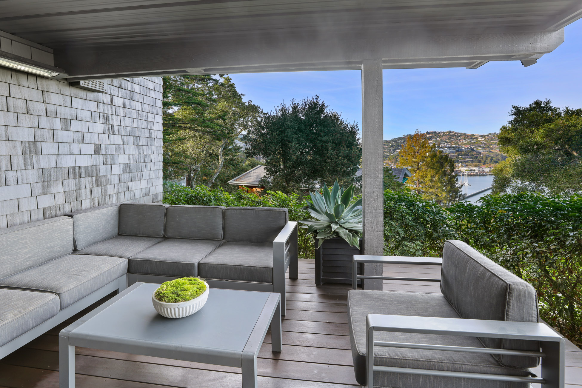 Private & Gated Contemporary Renovation – image 30