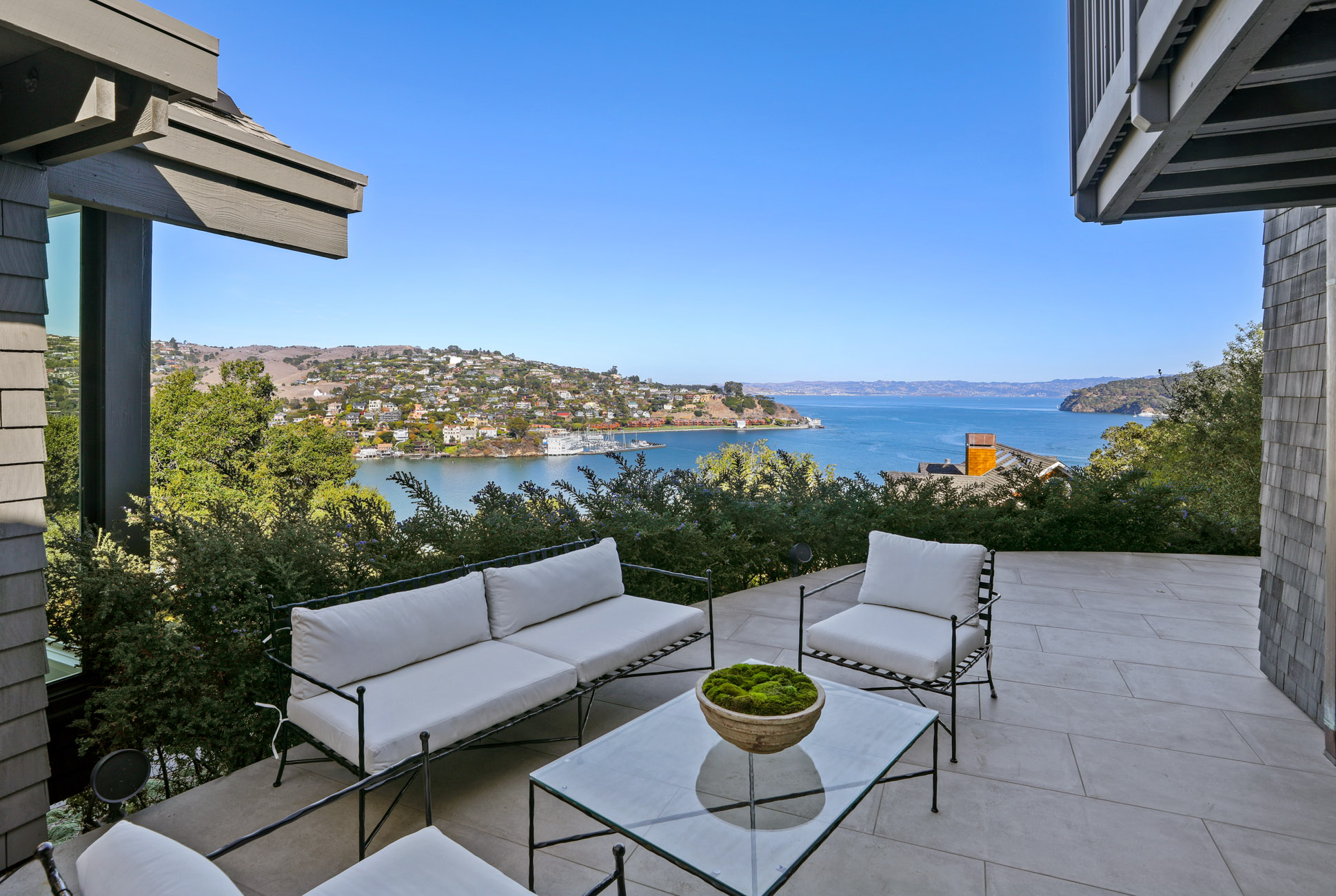 Private & Gated Contemporary Renovation – image 35