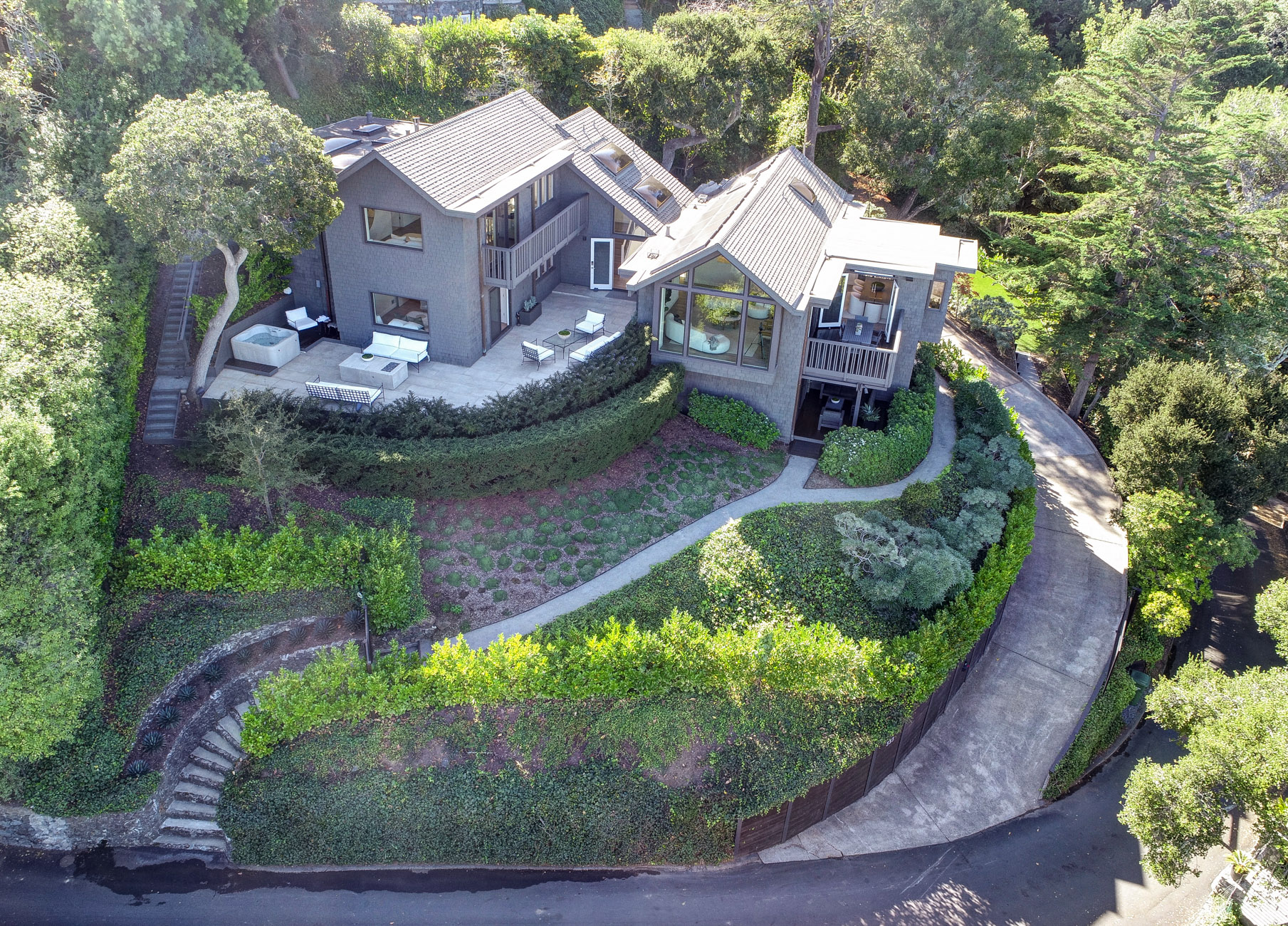 Private & Gated Contemporary Renovation – image 40