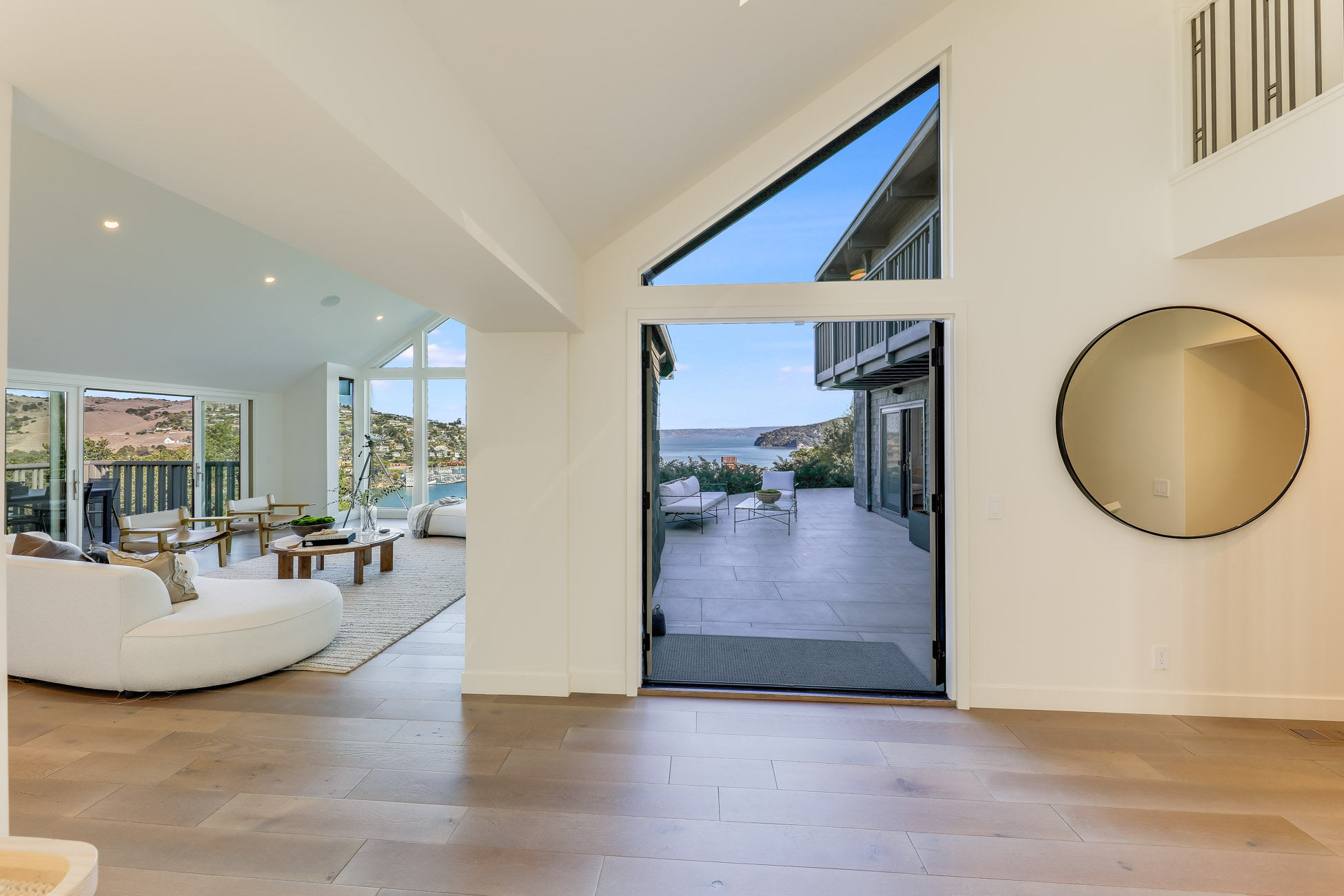 Private & Gated Contemporary Renovation – image 6