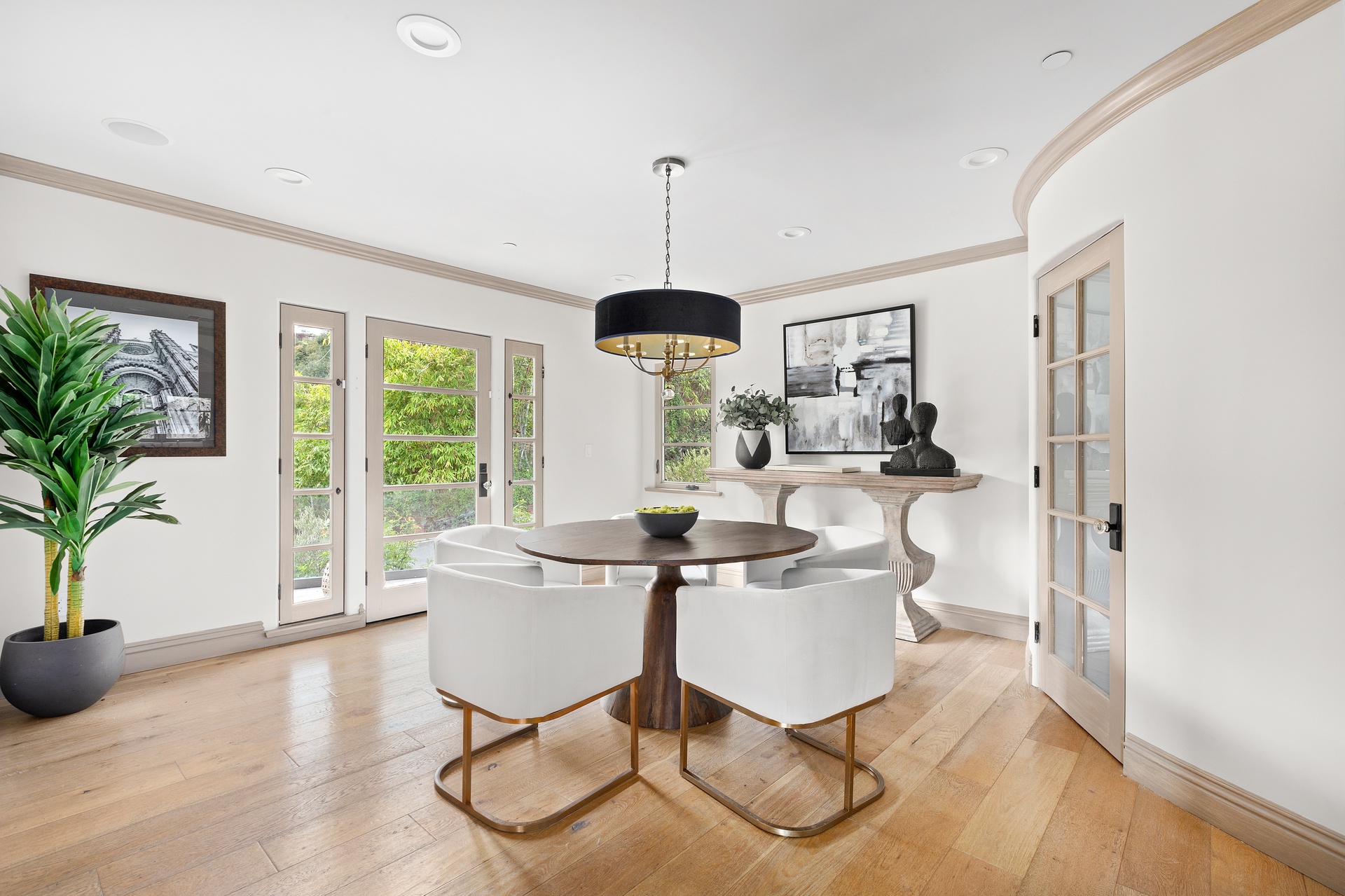 16479 Royal Hills Dr, Encino, CA – image 12