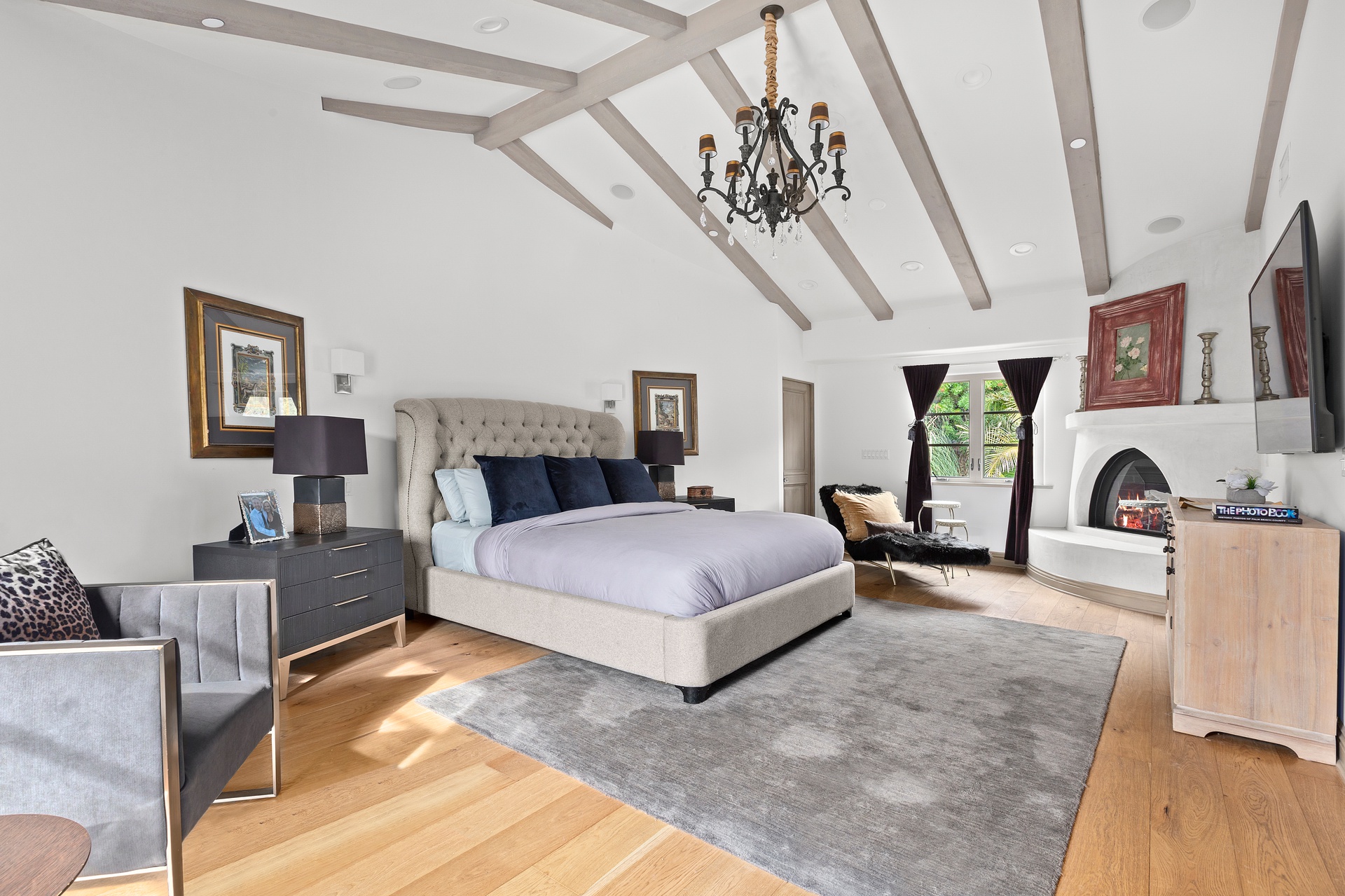16479 Royal Hills Dr, Encino, CA – image 19