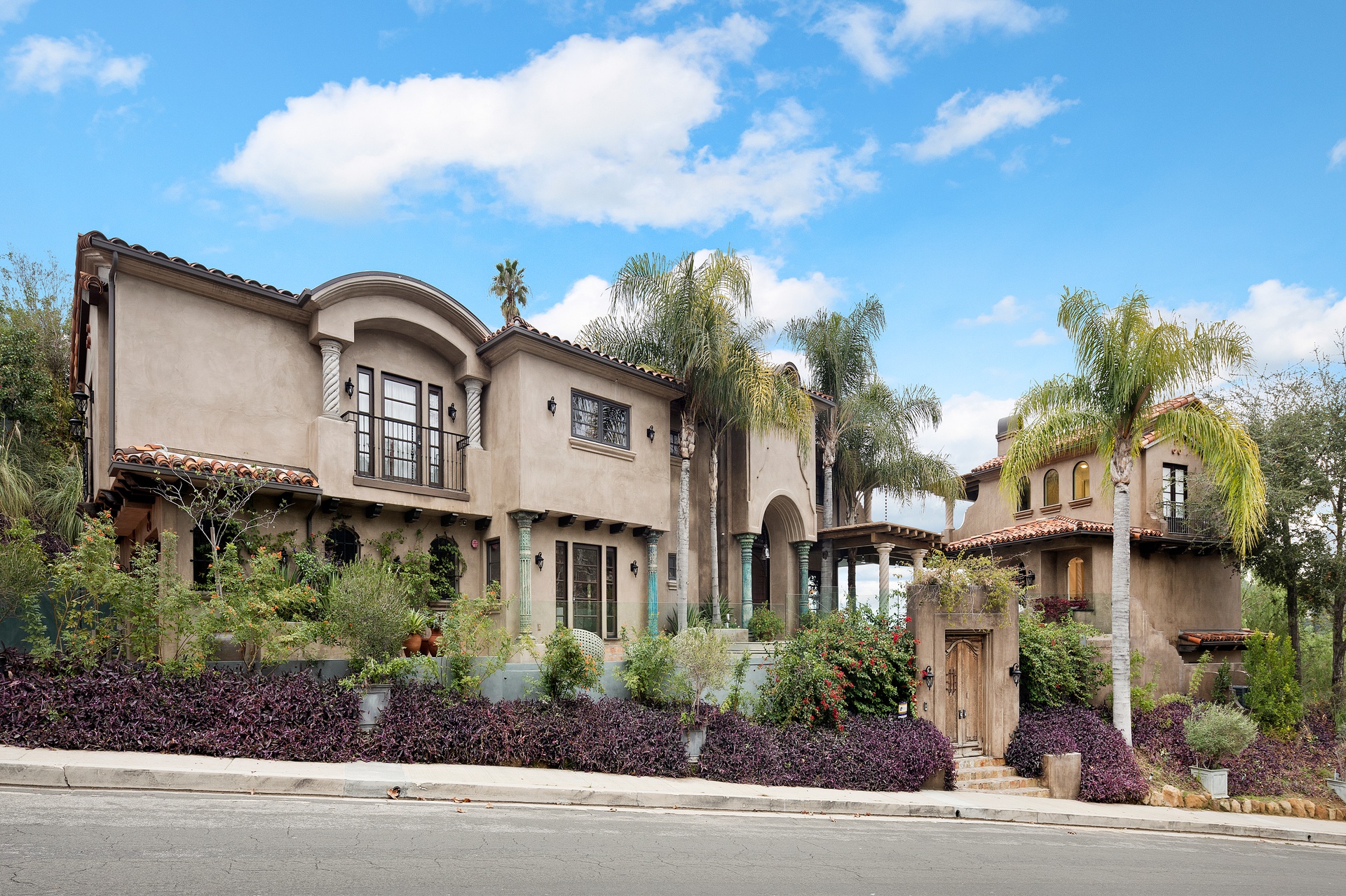 16479 Royal Hills Dr, Encino, CA – image 31
