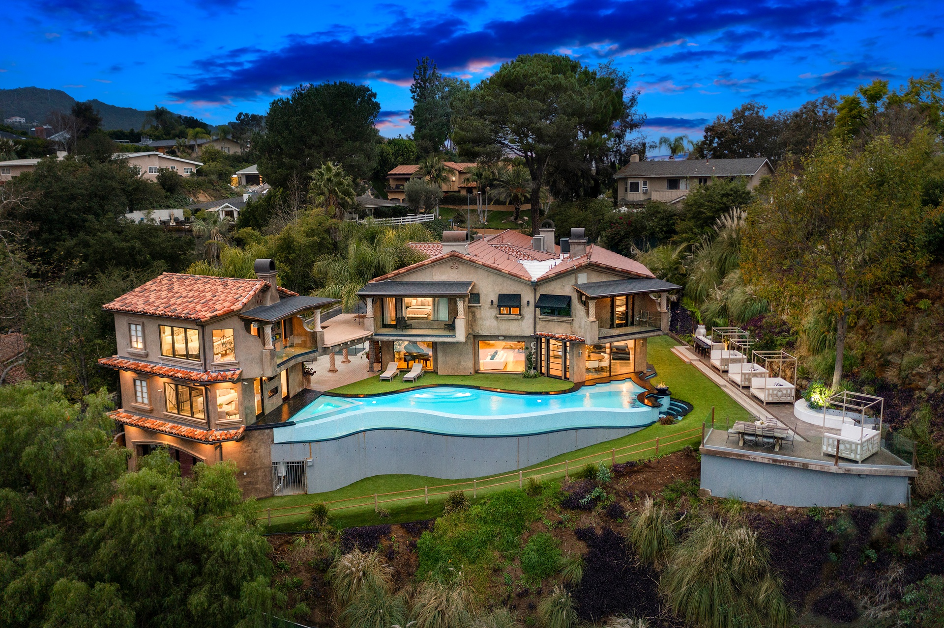 16479 Royal Hills Dr, Encino, CA – image 39