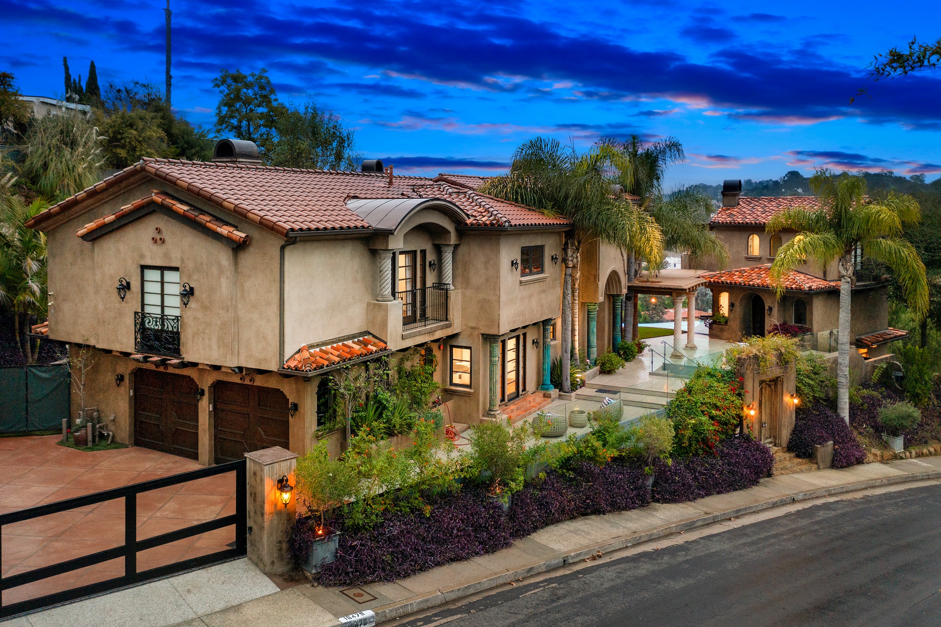 16479 Royal Hills Dr, Encino, CA – image 3