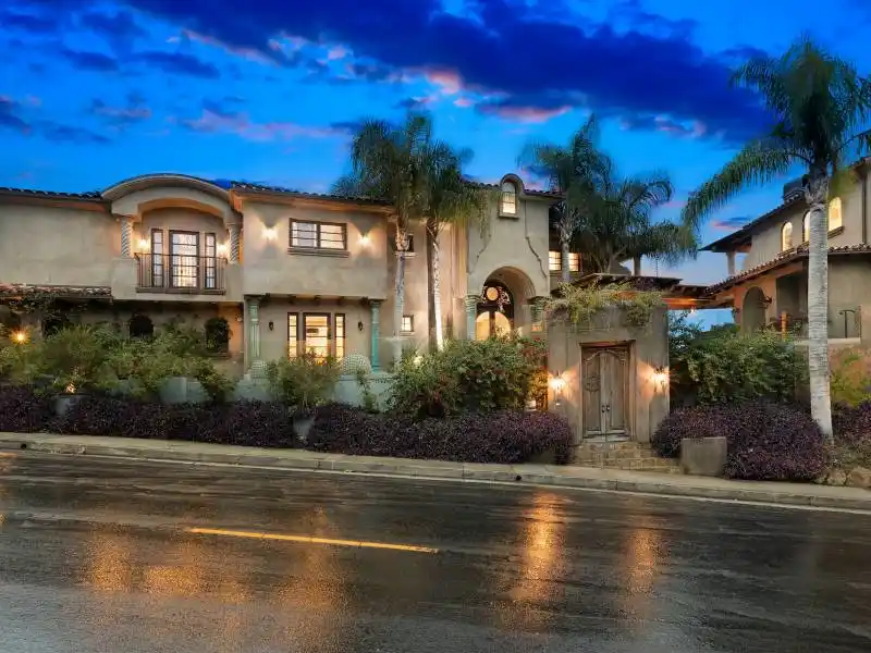 16479 Royal Hills Dr, Encino, CA – image 40